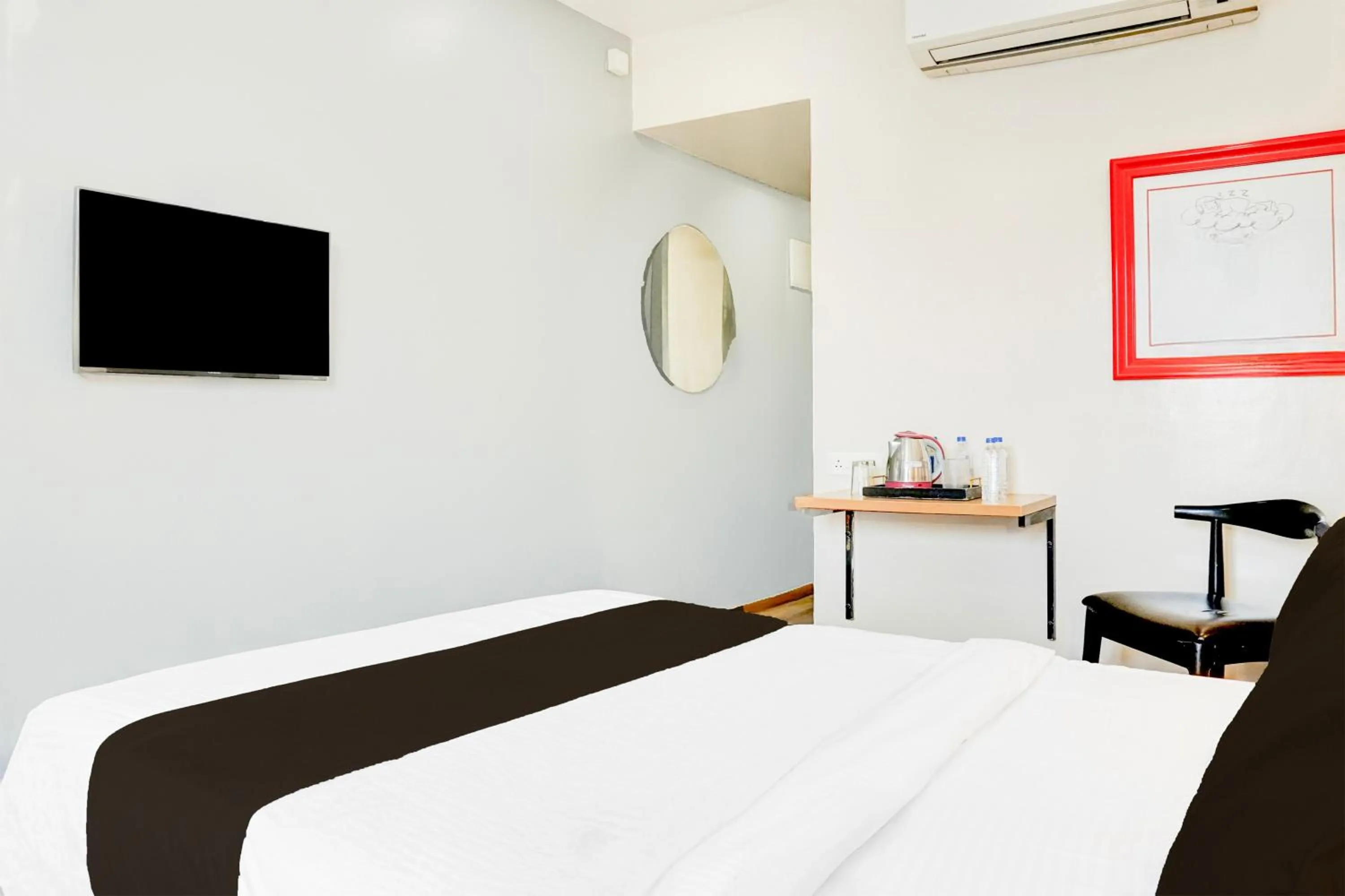 Bedroom, Bed in Super Townhouse MG Road Pune