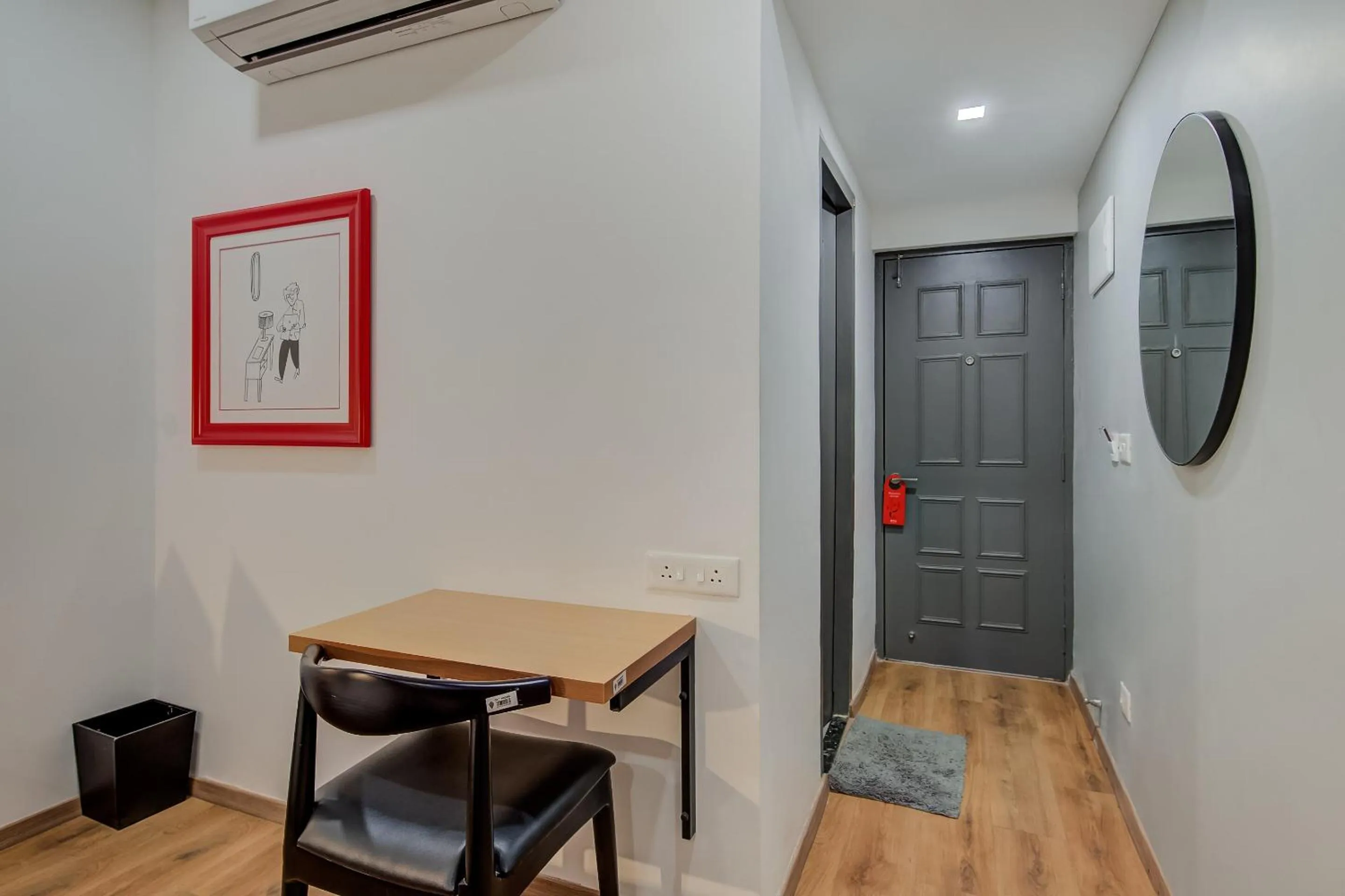 Lobby or reception in Super Townhouse MG Road Pune