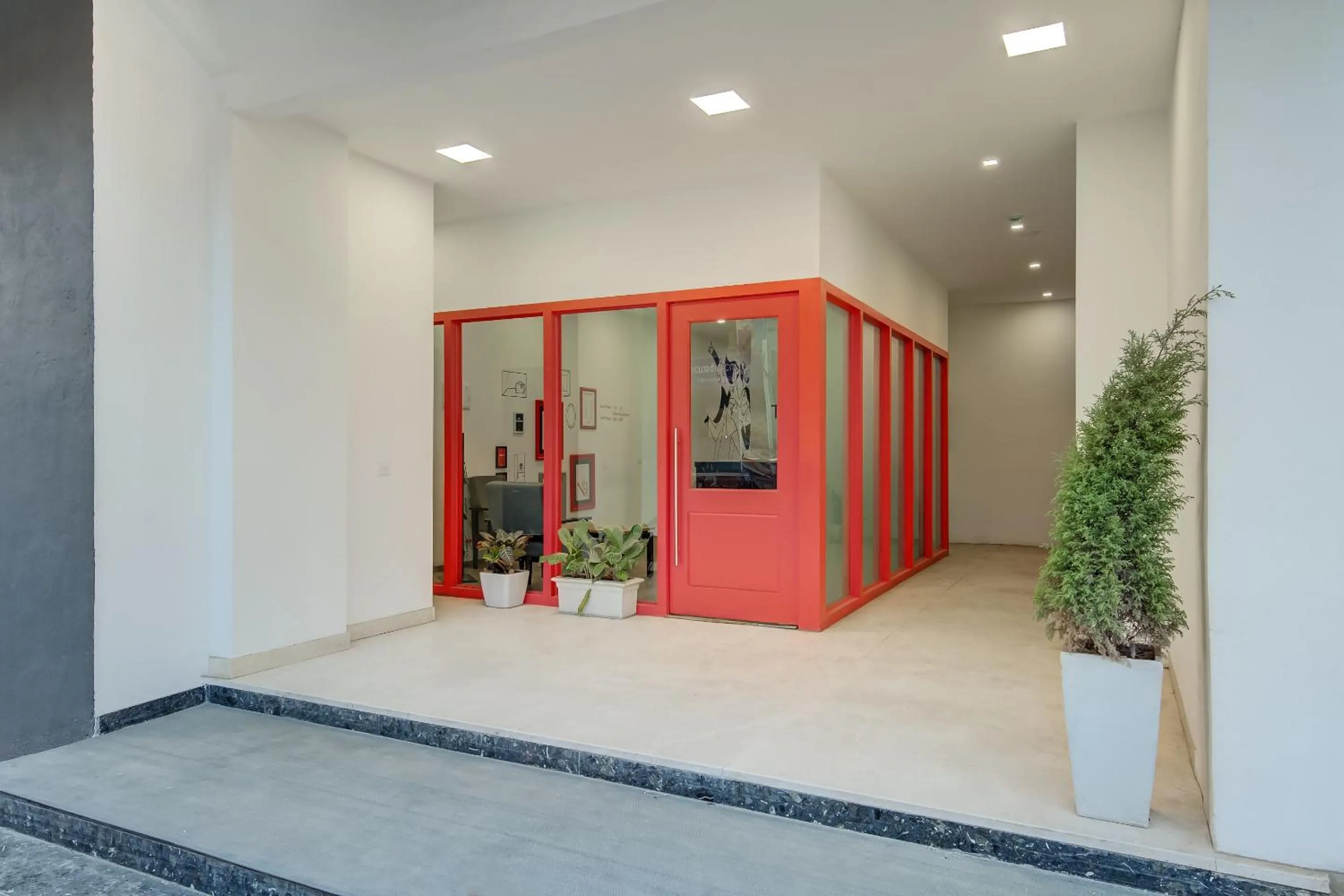 Lobby or reception in Super Townhouse MG Road Pune