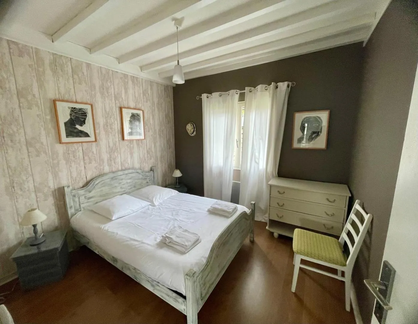 Bed in Maison du sentier du littoral