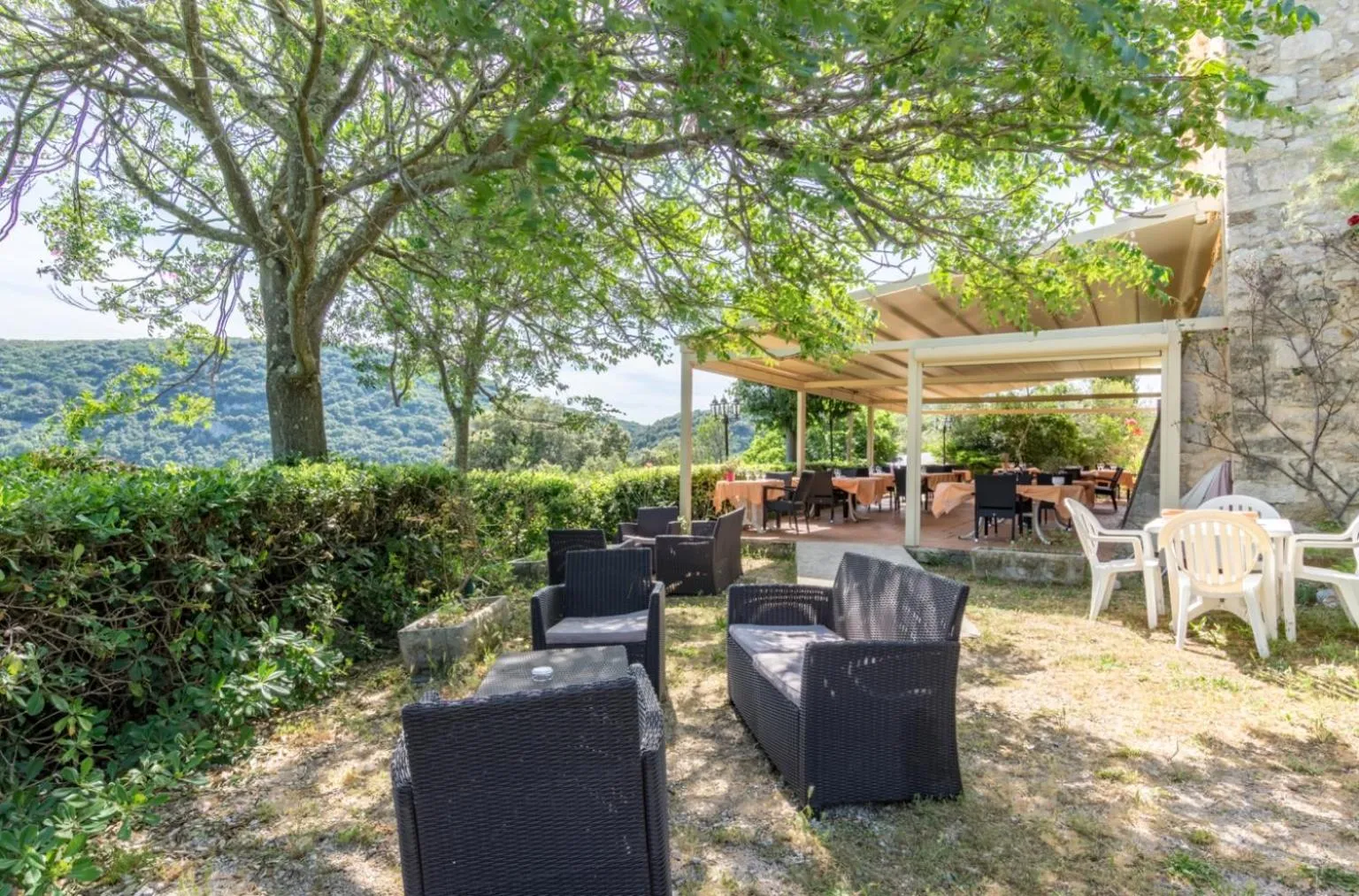 Property building in Auberge de Saugras