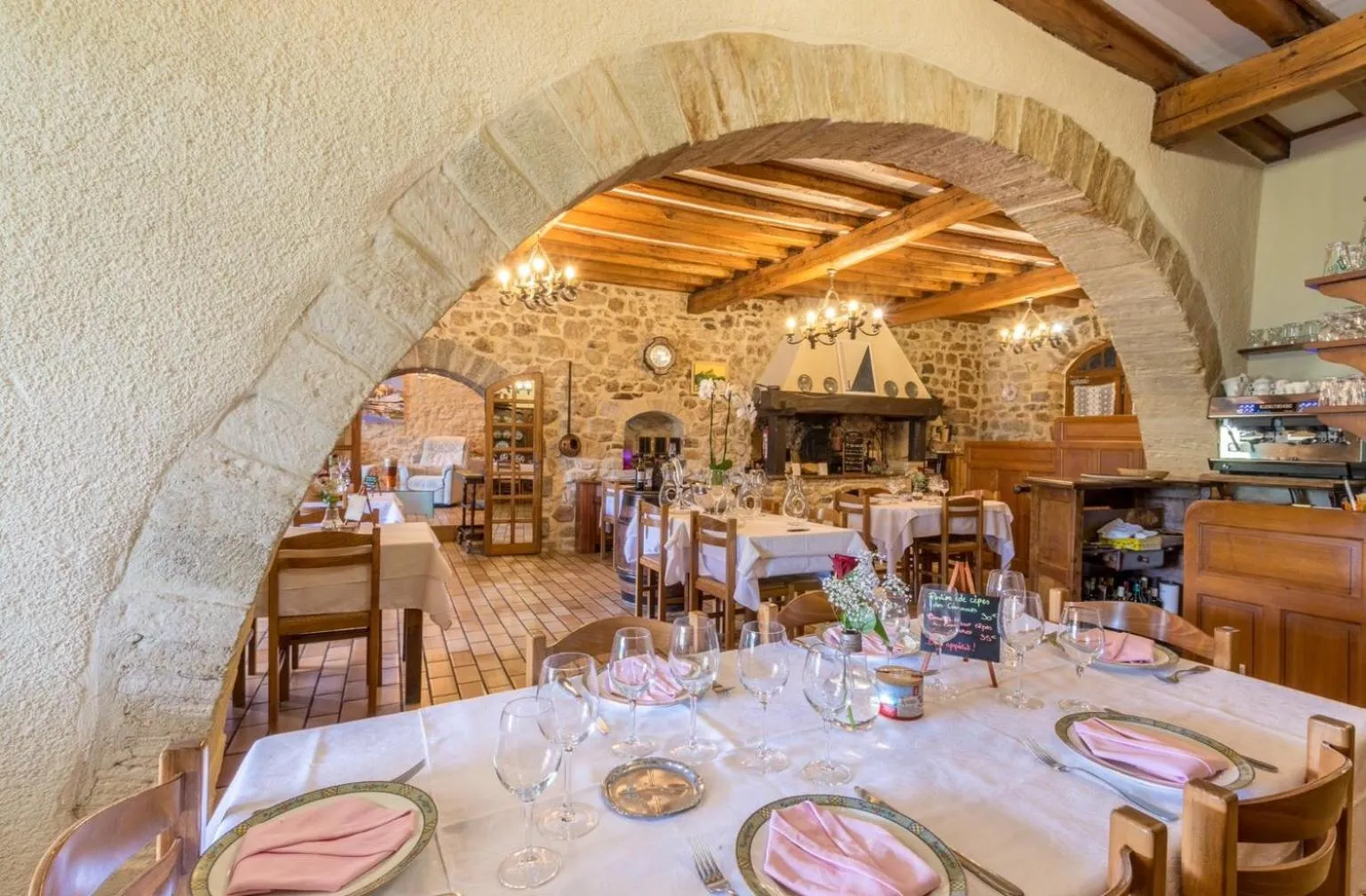 Restaurant/places to eat in Auberge de Saugras