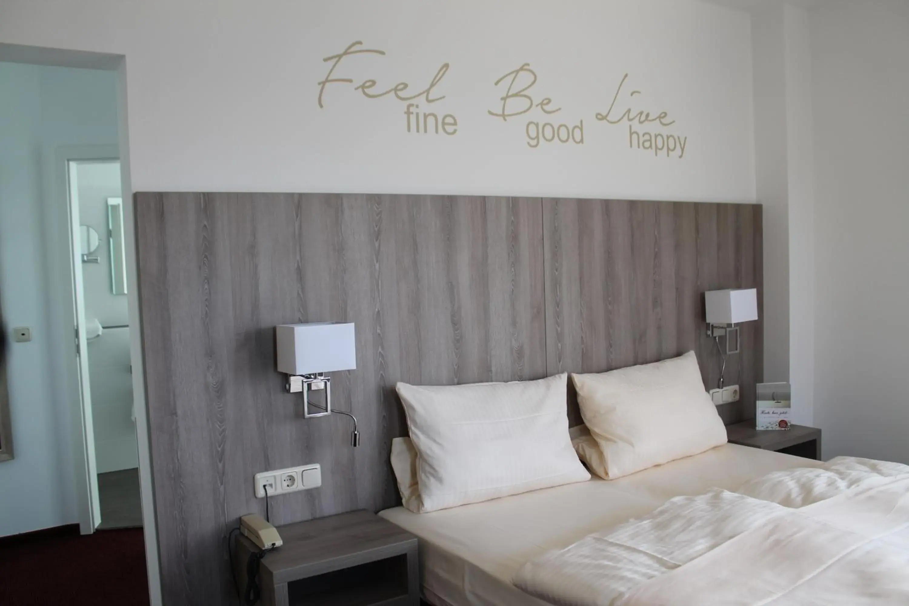 Comfort Double Room - single occupancy in Hotel Rüdesheimer Hof Comfort Double Room - single occupancy in Hotel Rüdesheimer Hof