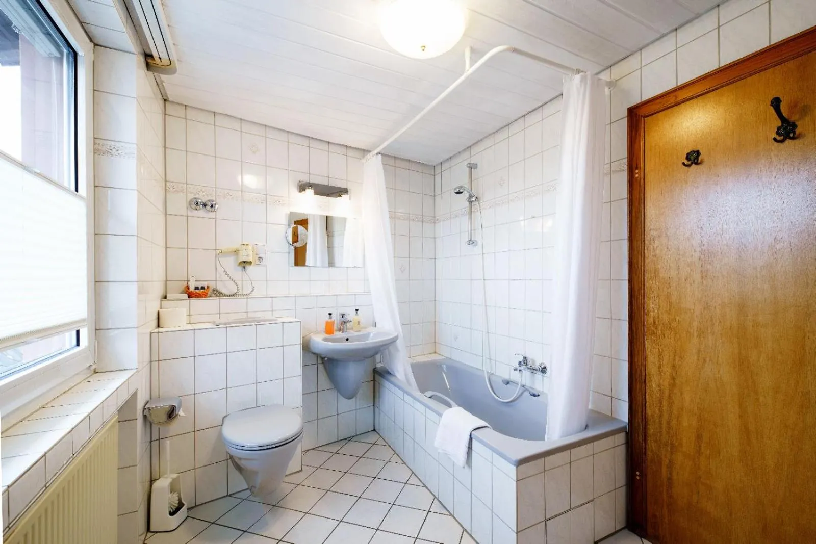Bathroom in Hotel Rüdesheimer Hof