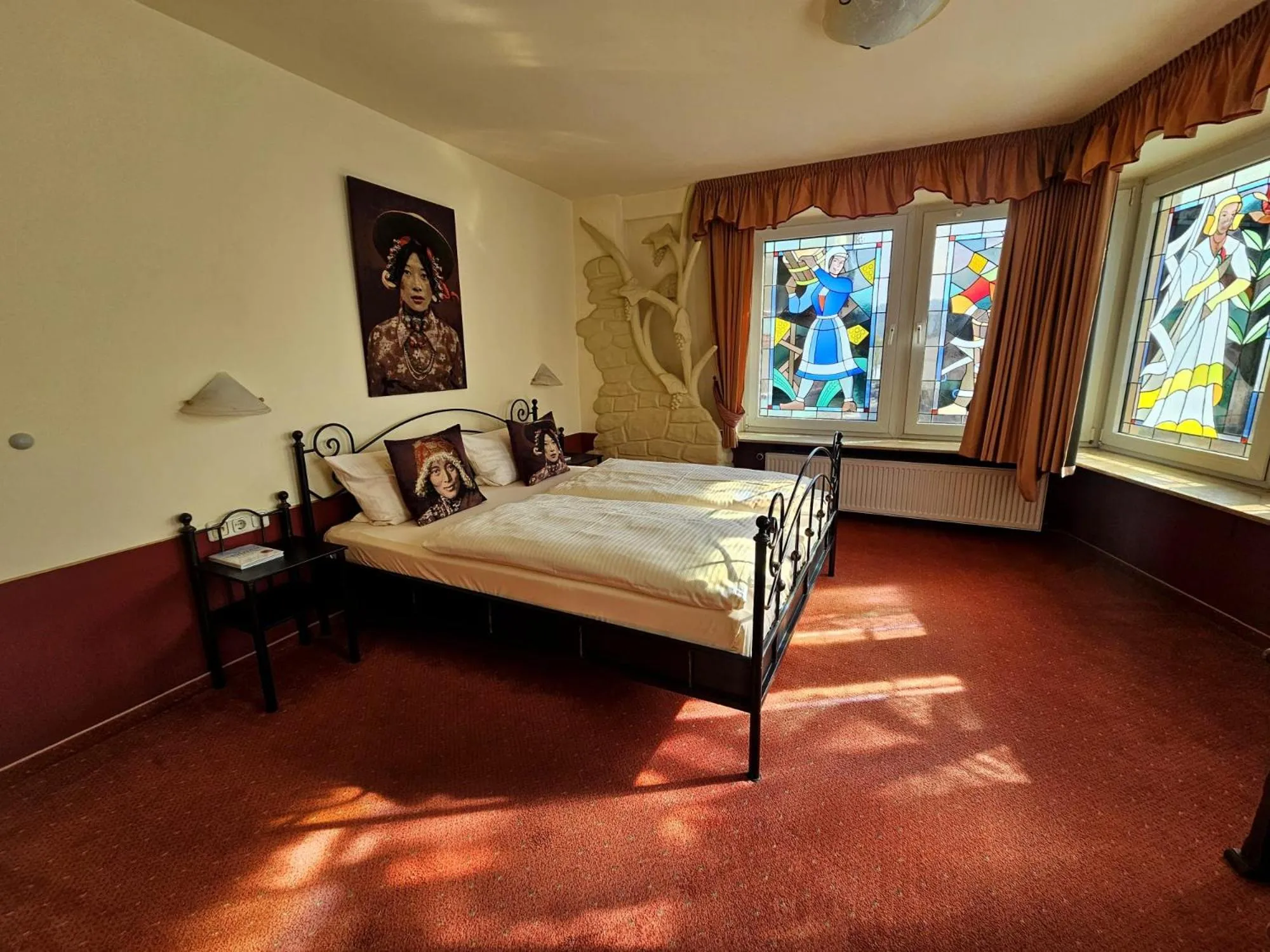 Bedroom, Bed in Hotel Rüdesheimer Hof