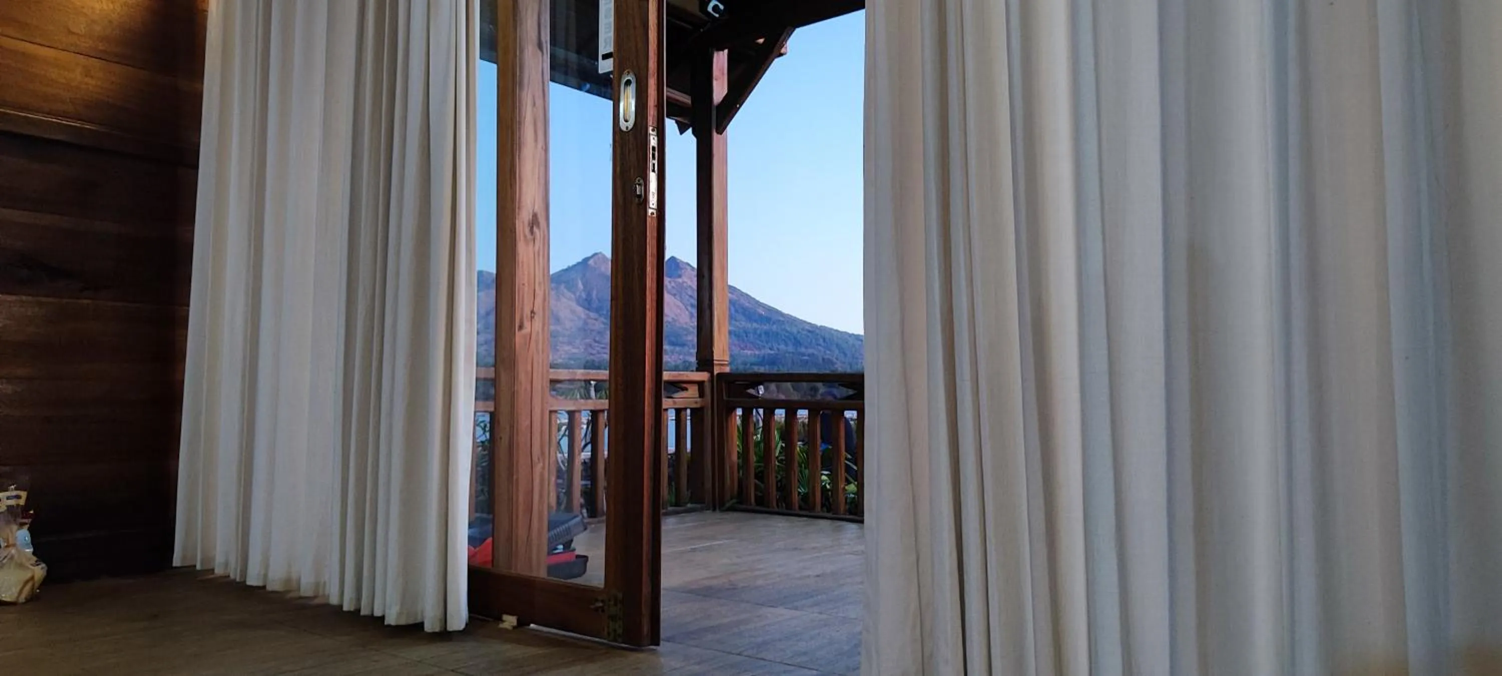 Natural landscape in Villa Kedisan Lakeview