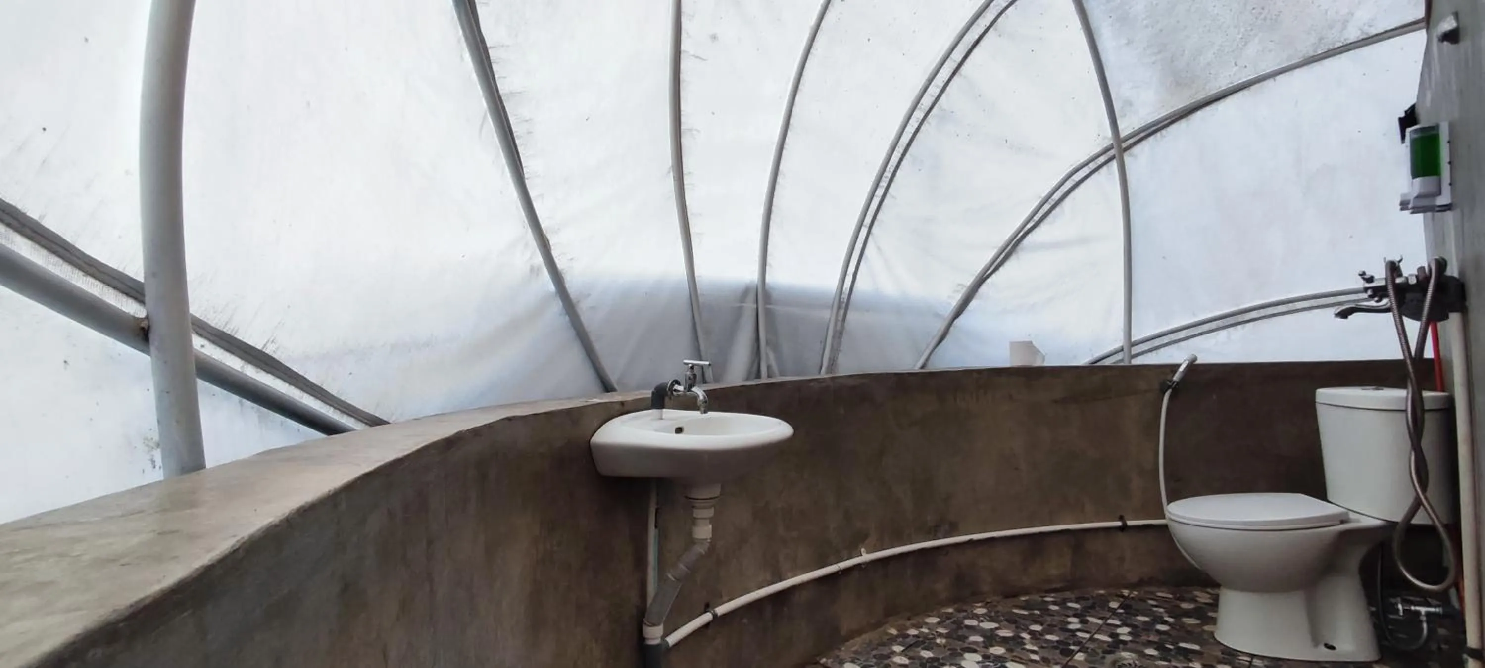 Shower in Villa Kedisan Lakeview