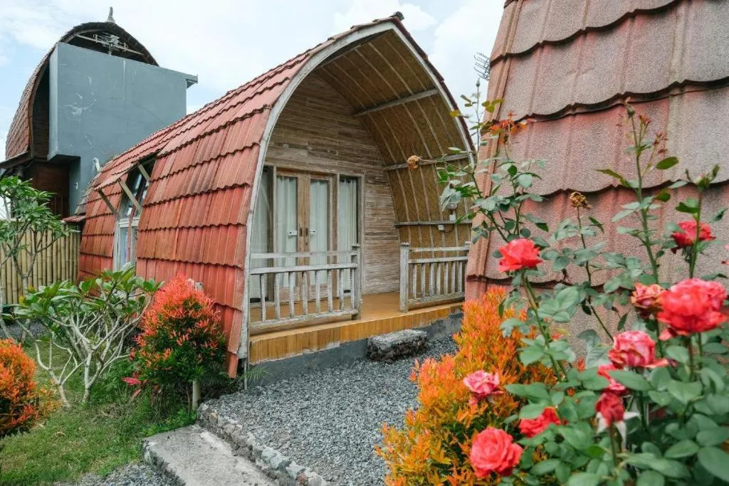 Property building in Villa Kedisan Lakeview