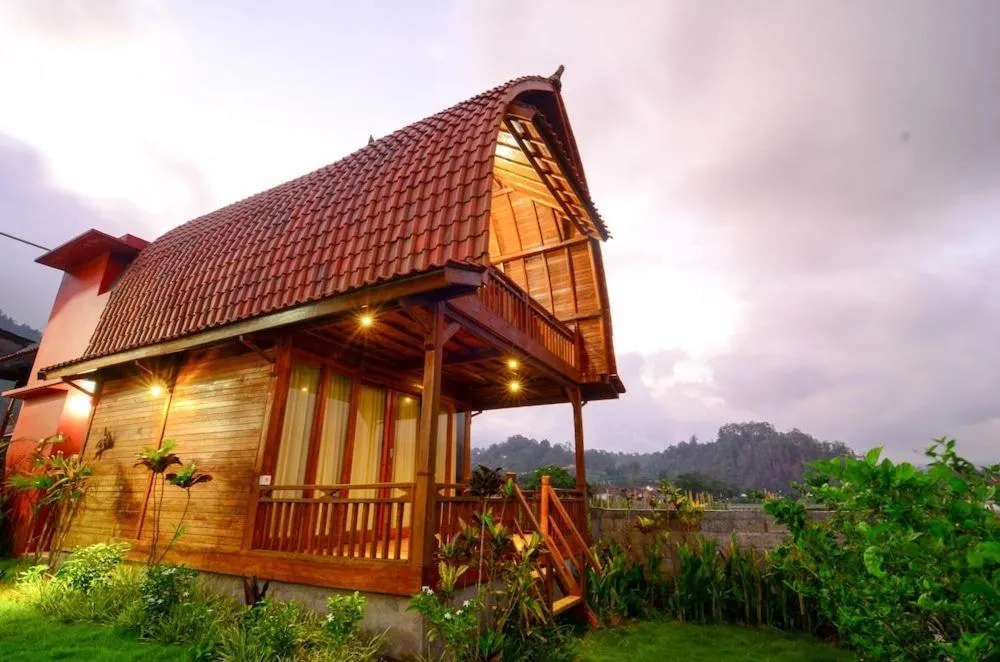 Property building in Villa Kedisan Lakeview