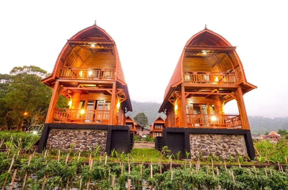 Property building in Villa Kedisan Lakeview