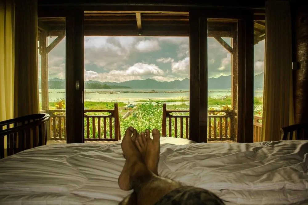 Bed in Villa Kedisan Lakeview