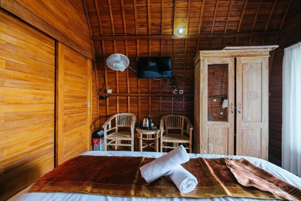 TV and multimedia, Bed in Villa Kedisan Lakeview