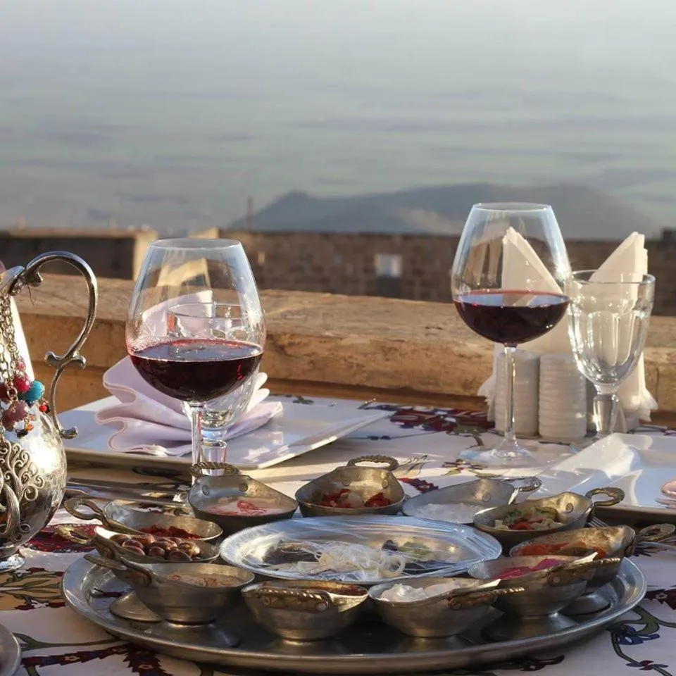 Restaurant/places to eat in Tuğhan Hotel