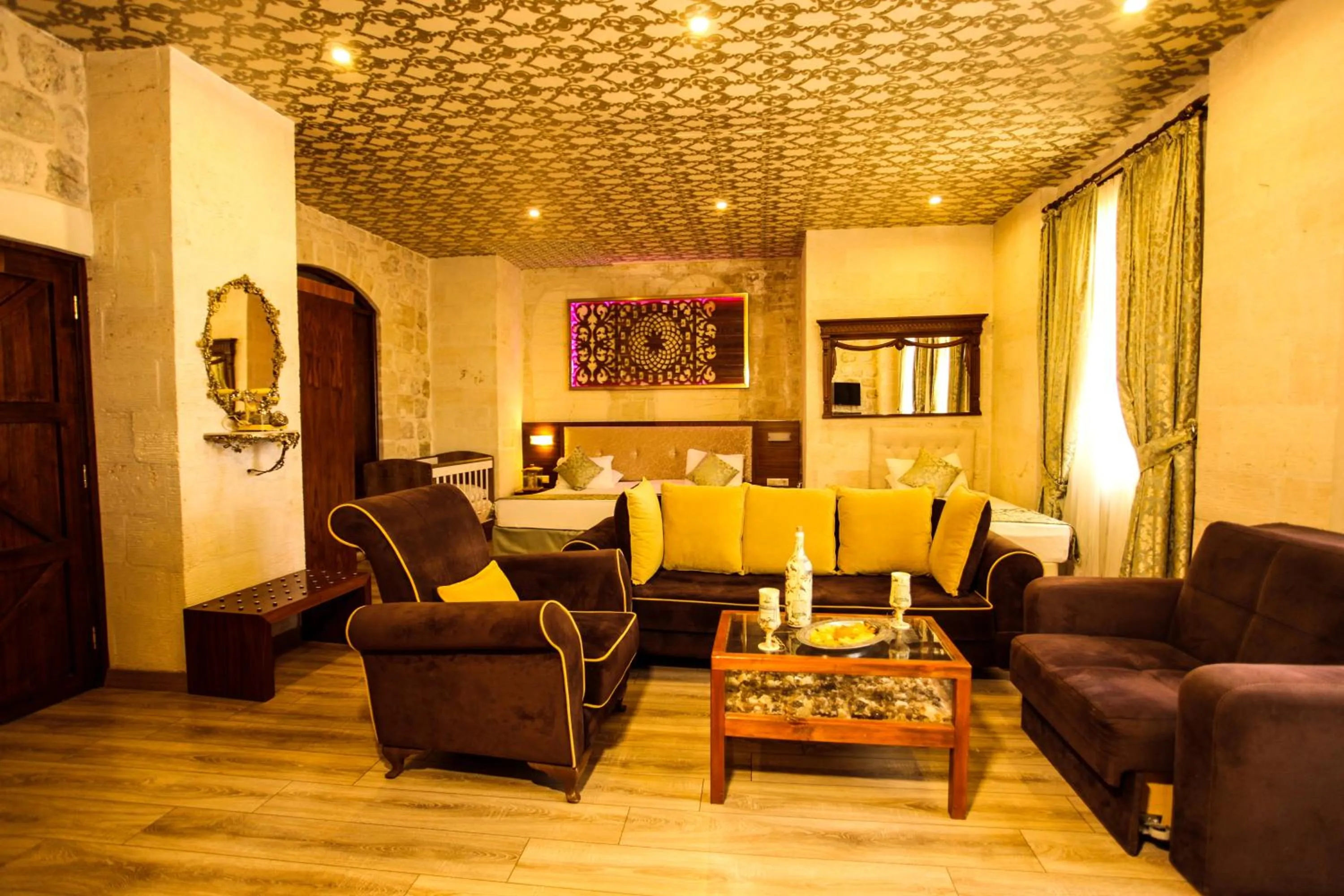 Living room in Tuğhan Hotel