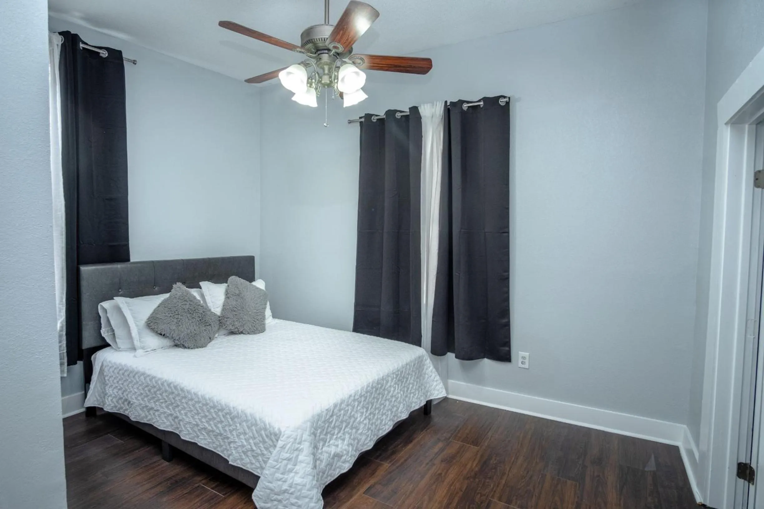 Bed in Remodeled Historic 2BR 1BA House Near Downtown