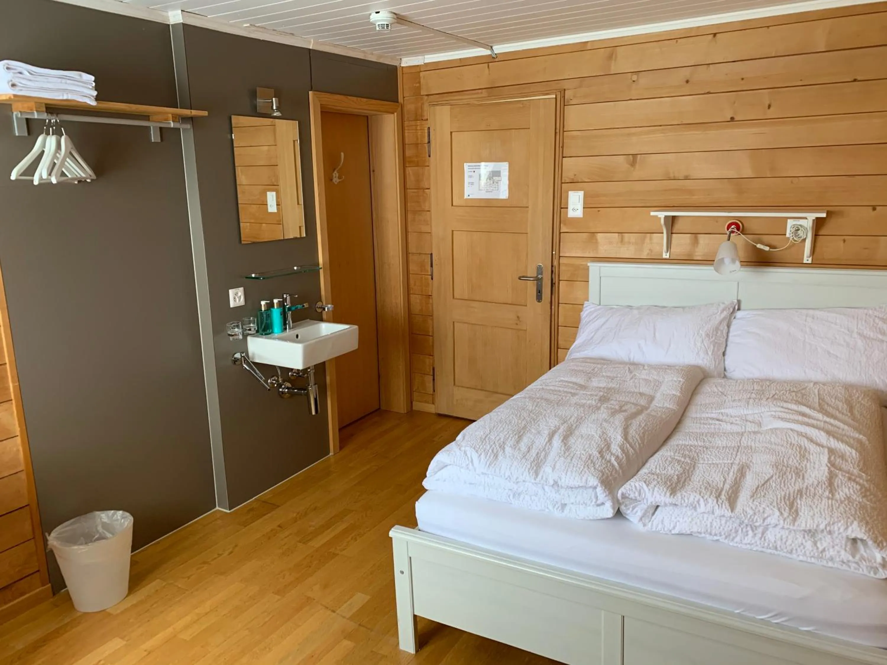 Bed in Berghaus Niederhorn