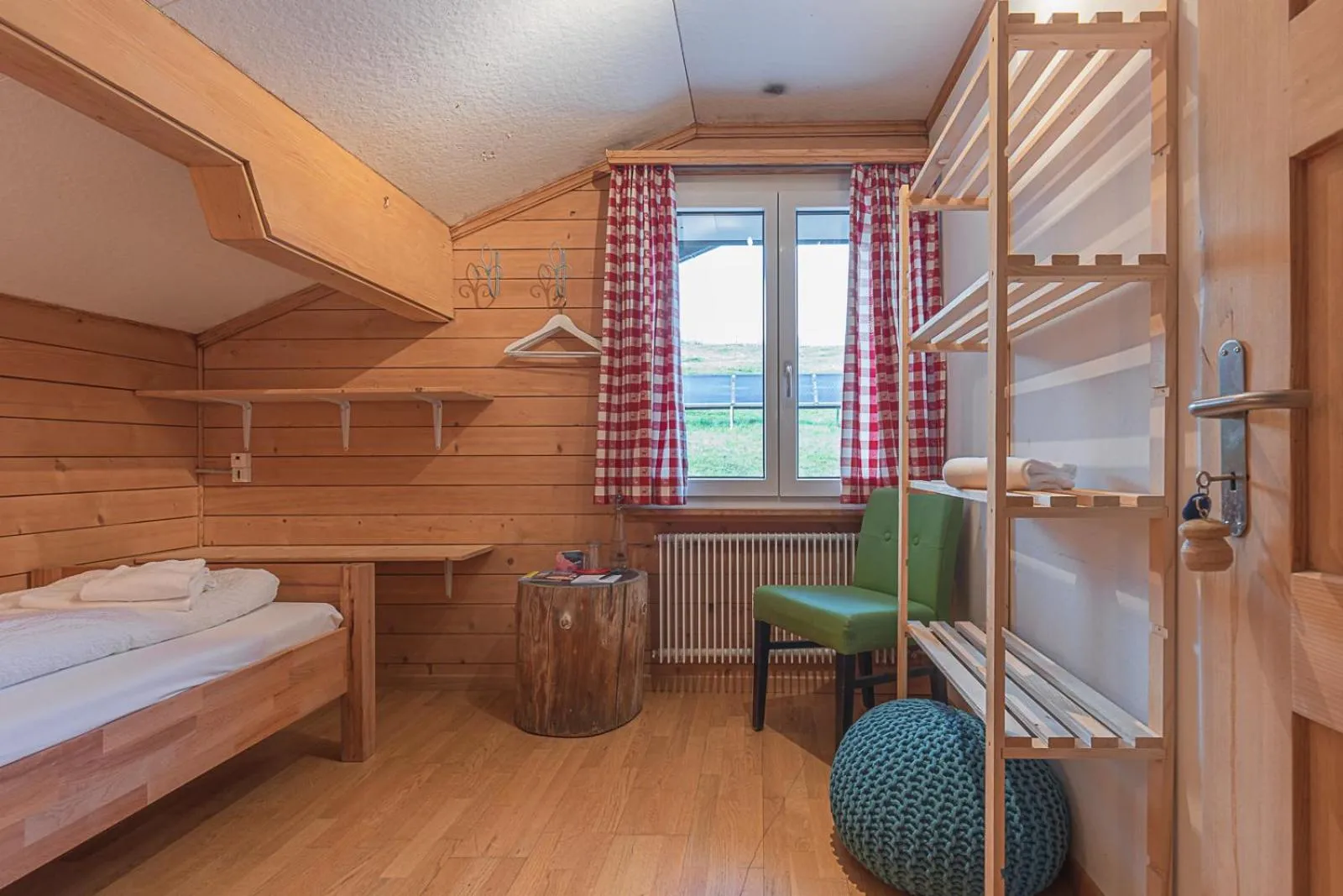 Bed in Berghaus Niederhorn