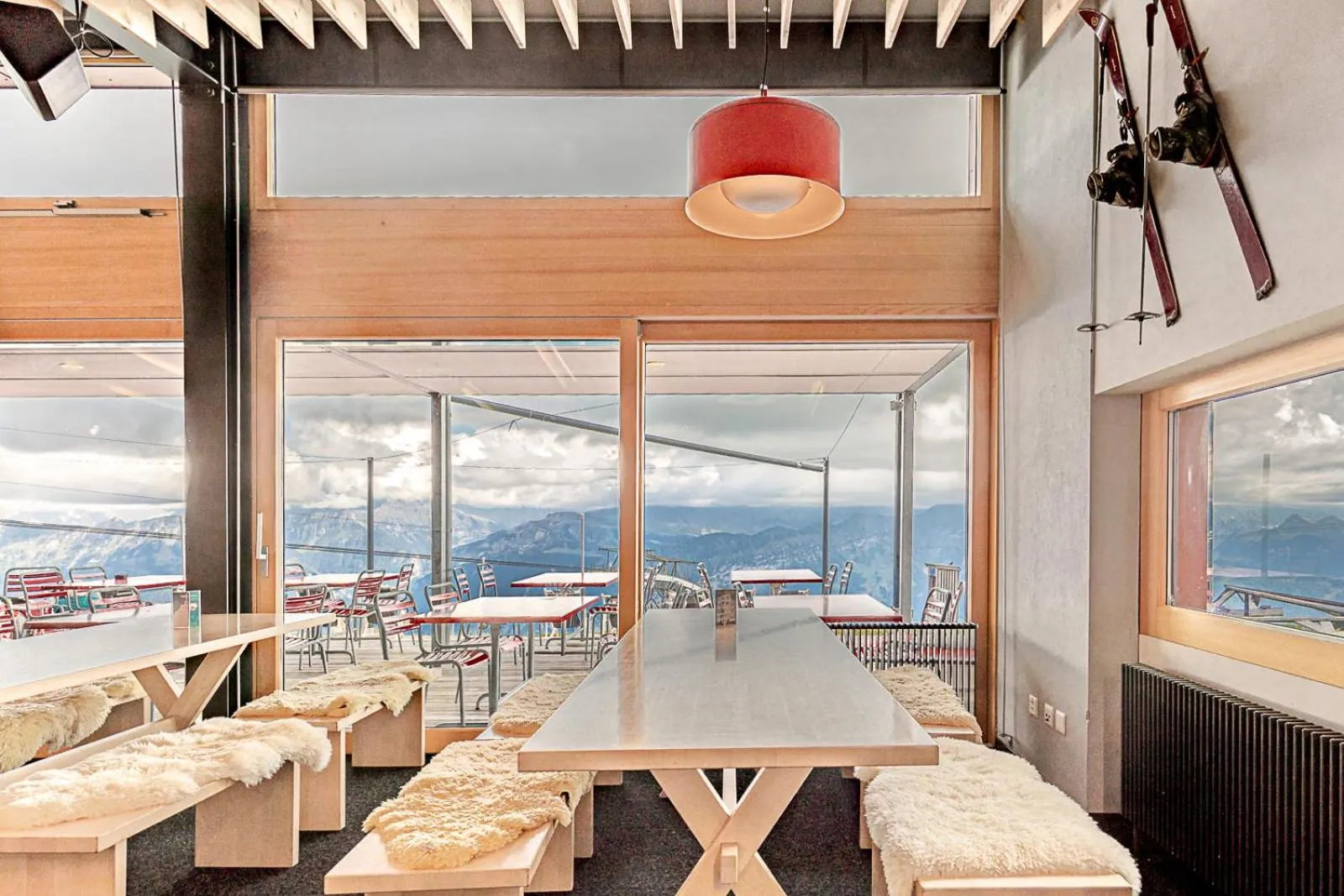 Restaurant/places to eat in Berghaus Niederhorn