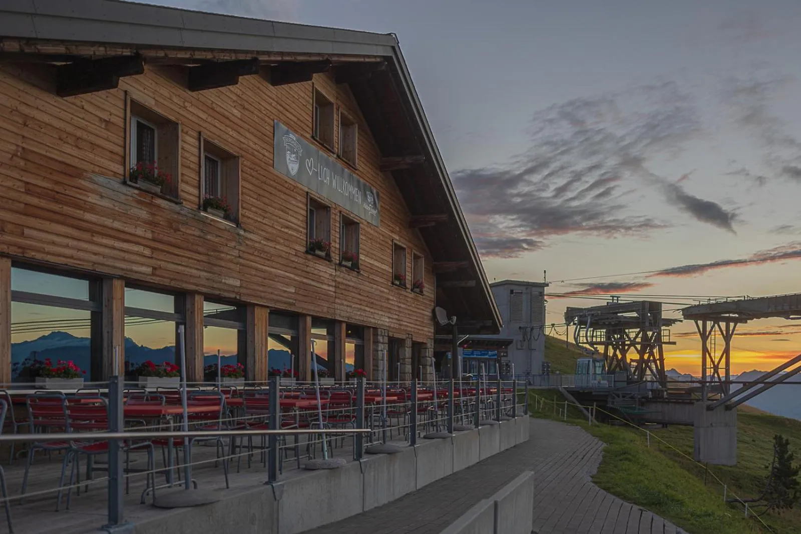 Property building in Berghaus Niederhorn