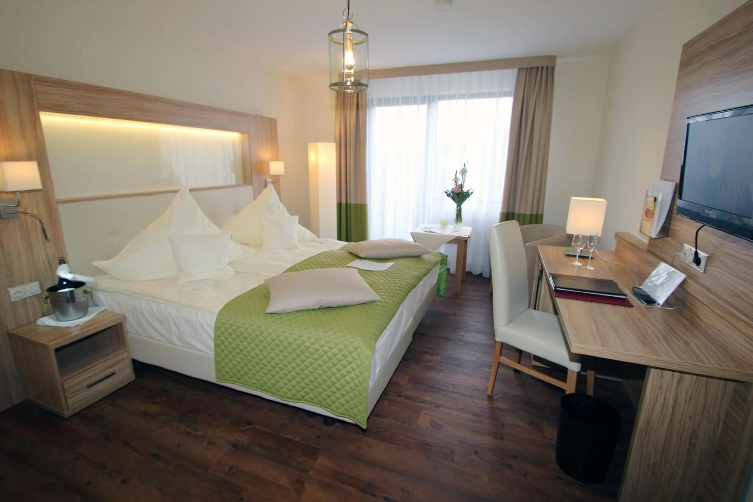 Photo of the whole room, Bed in Parkhotel Emstaler Höhe
