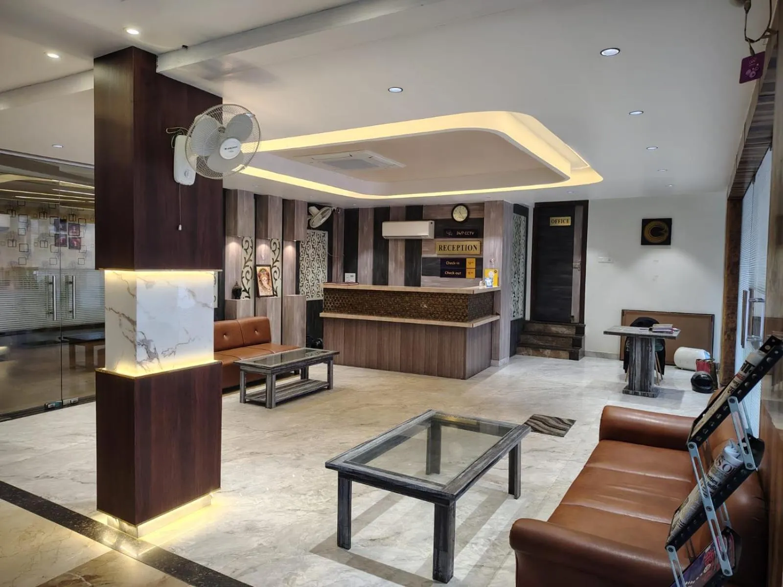 Lobby or reception in HOTEL UMA PALACE