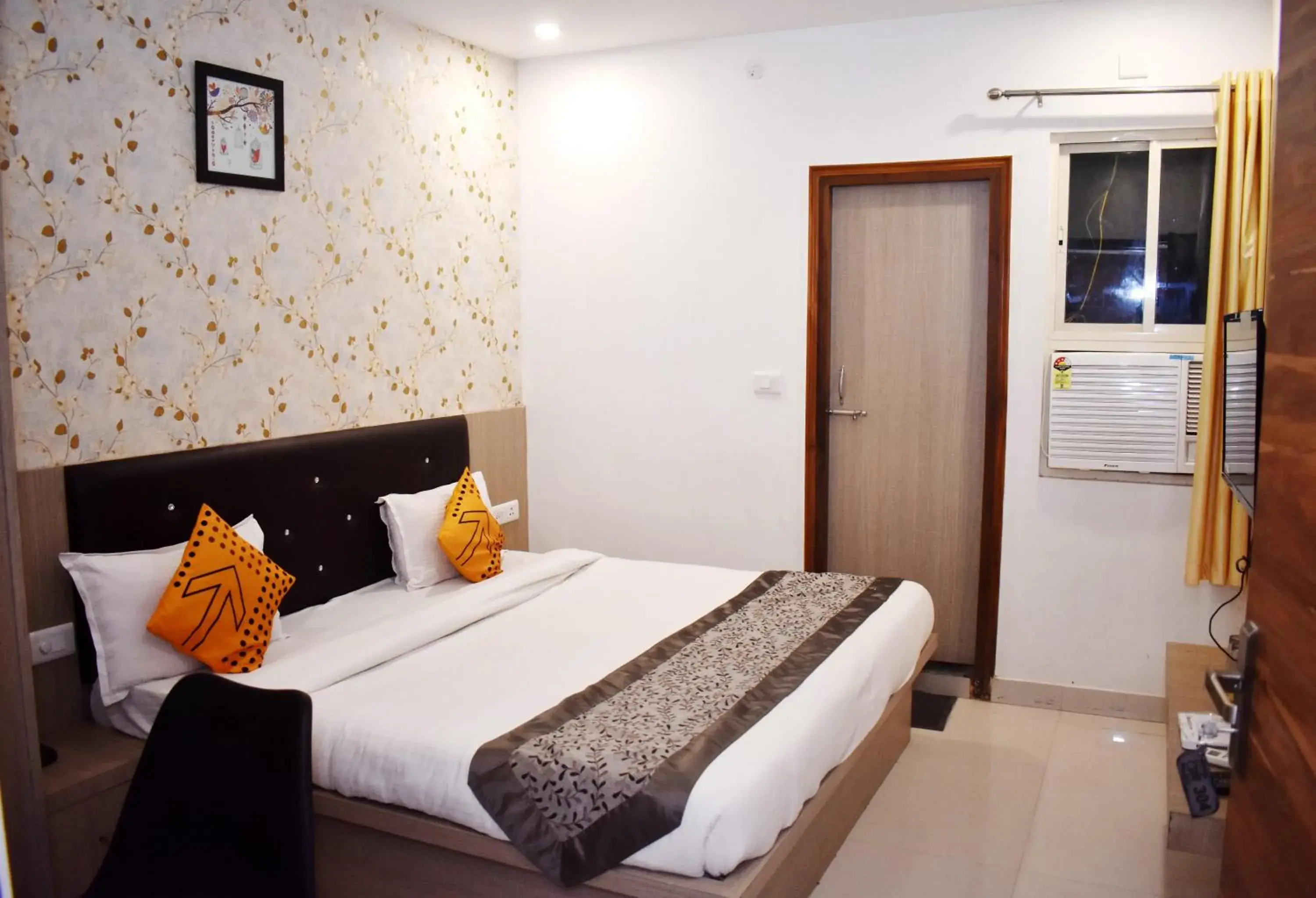 Photo of the whole room, Bed in HOTEL UMA PALACE Photo of the whole room, Bed in HOTEL UMA PALACE