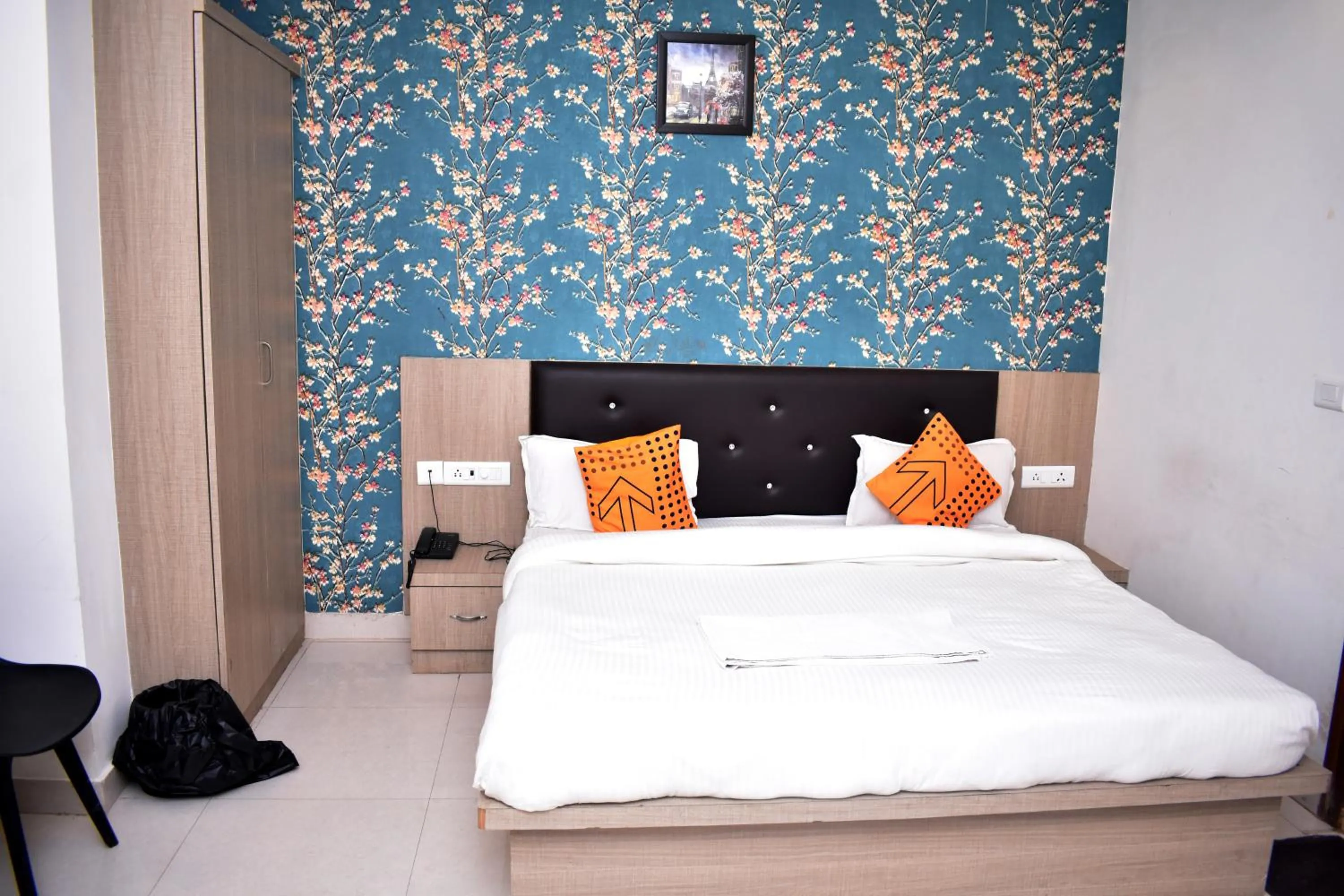 room service, Bed in HOTEL UMA PALACE