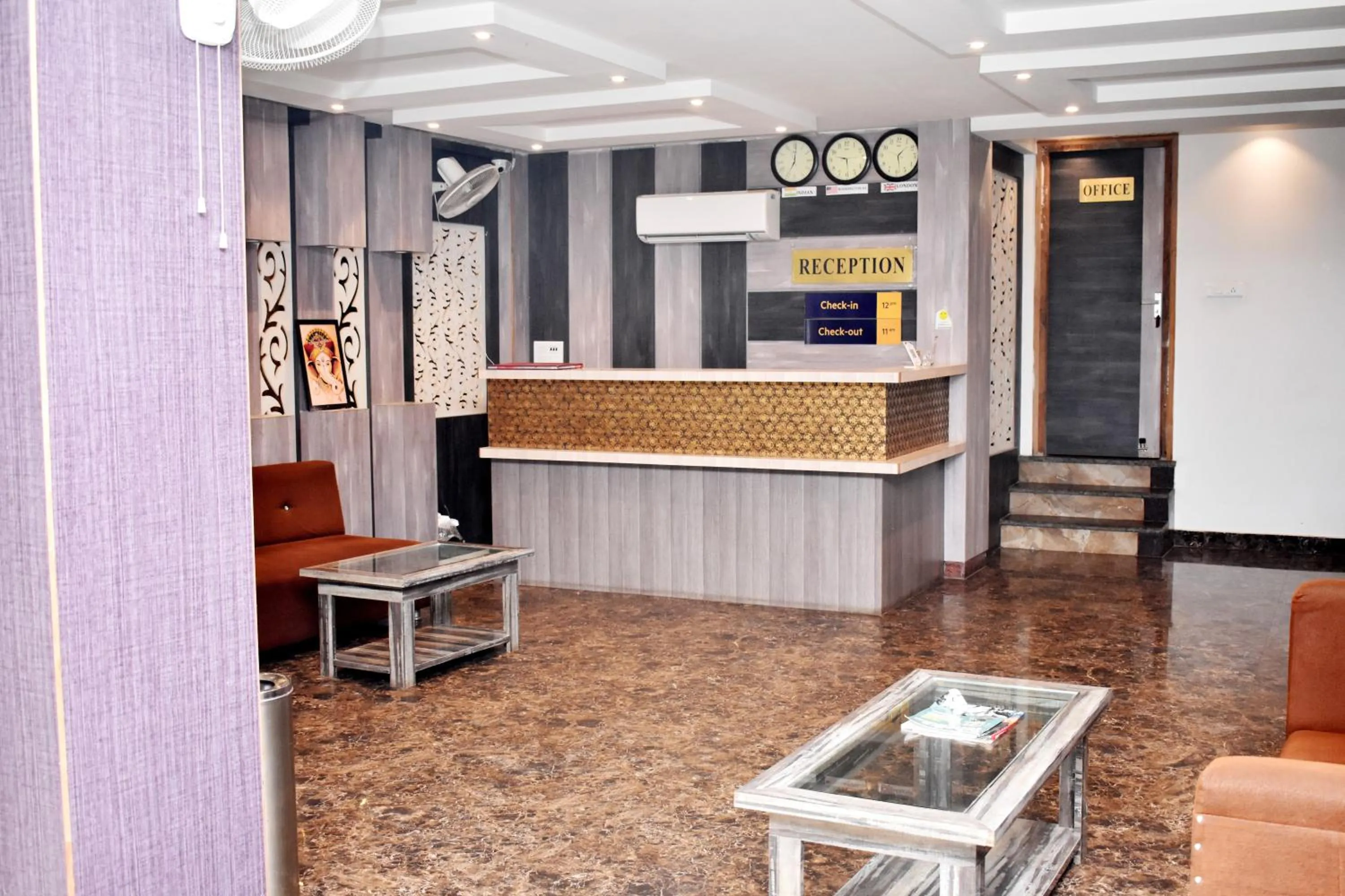 Lobby or reception in HOTEL UMA PALACE