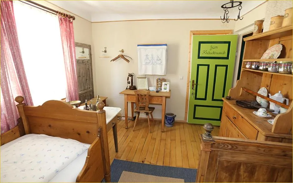 Photo of the whole room, Bed in Brauereigasthof Dachsenfranz