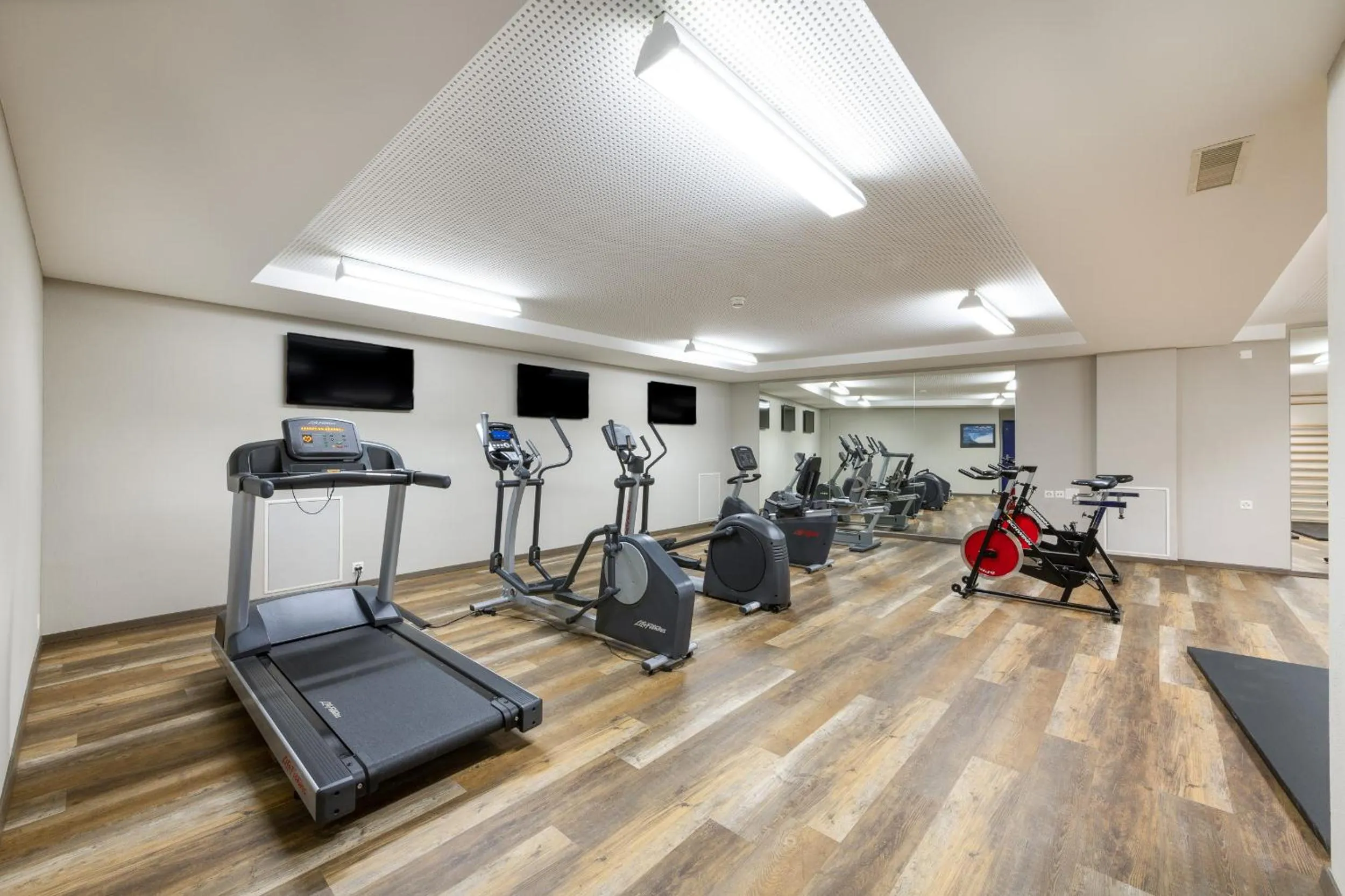 Fitness centre/facilities in Edelweiss Swiss Quality Hotel
