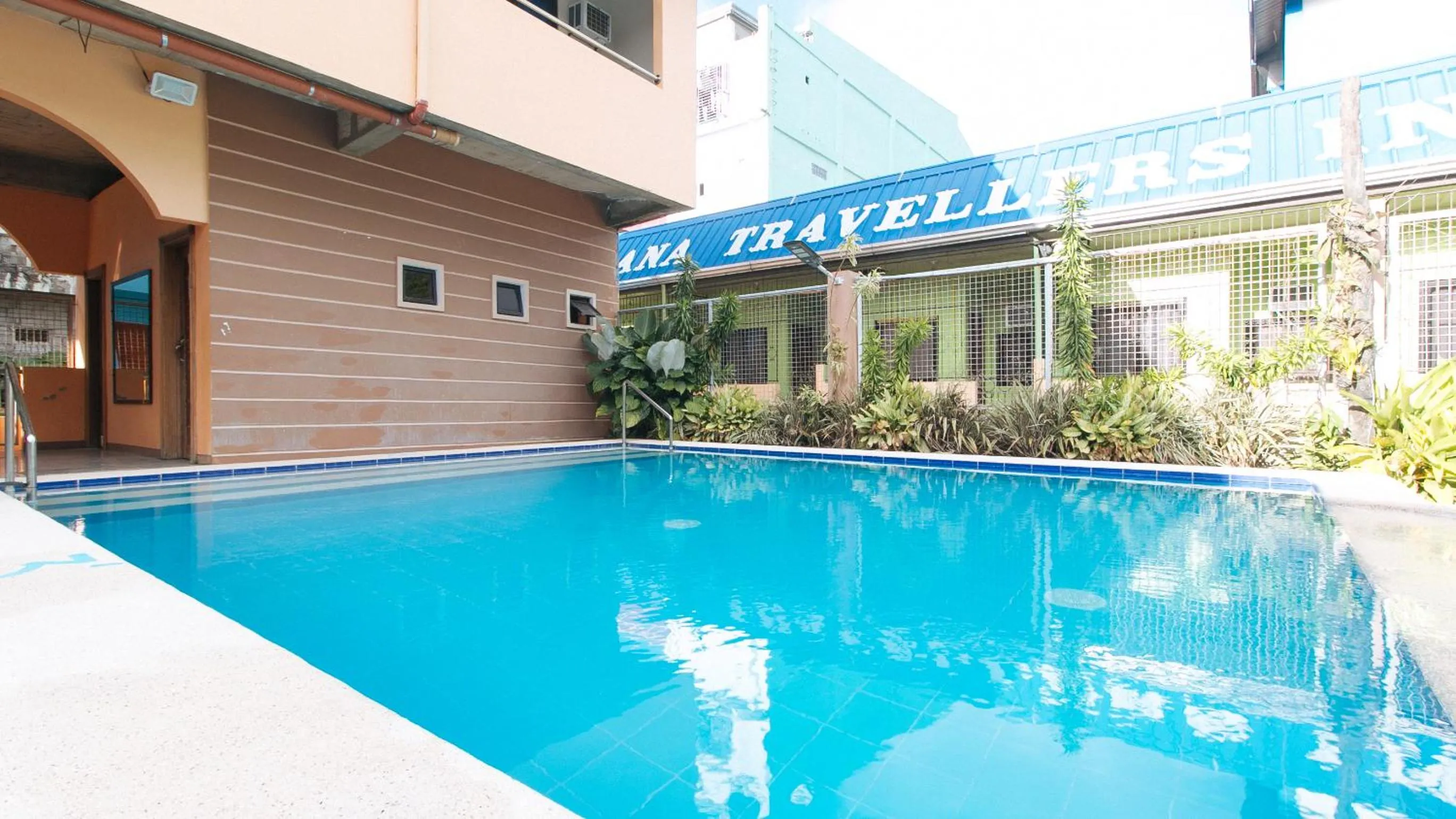 Swimming pool in RedDoorz Plus near Municipality of Luisiana Laguna