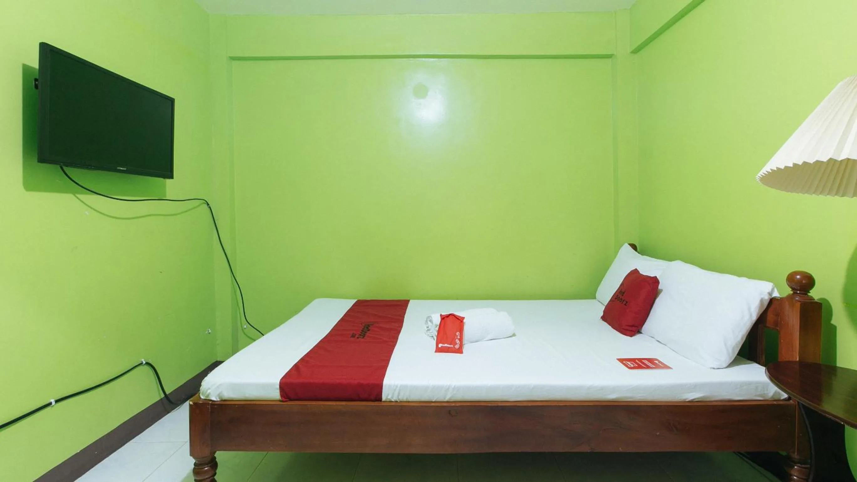 Bed in RedDoorz Plus near Municipality of Luisiana Laguna