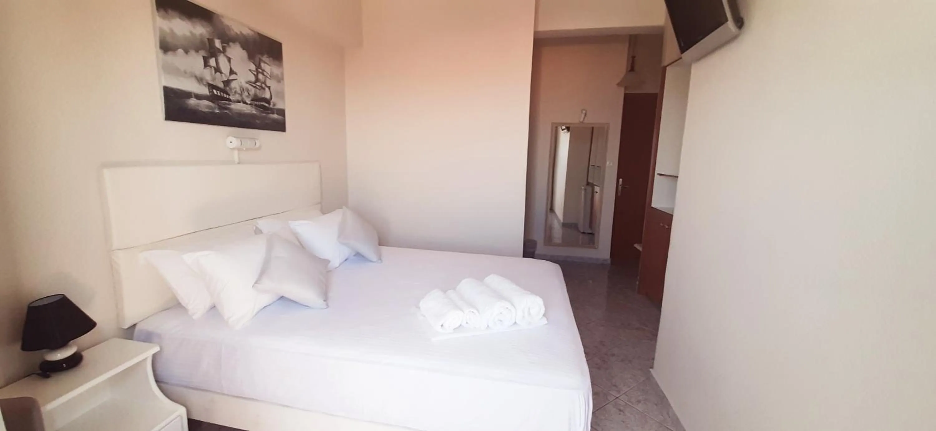 Bed in Agia Roumeli Hotel adults only