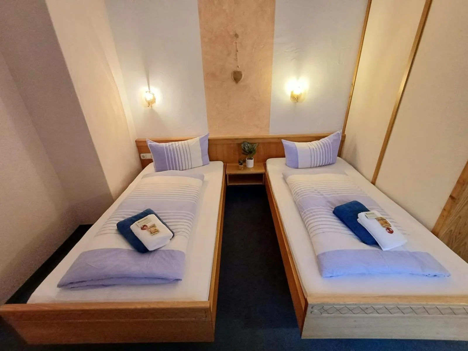 Bedroom in Günstige Zimmer im Spessart