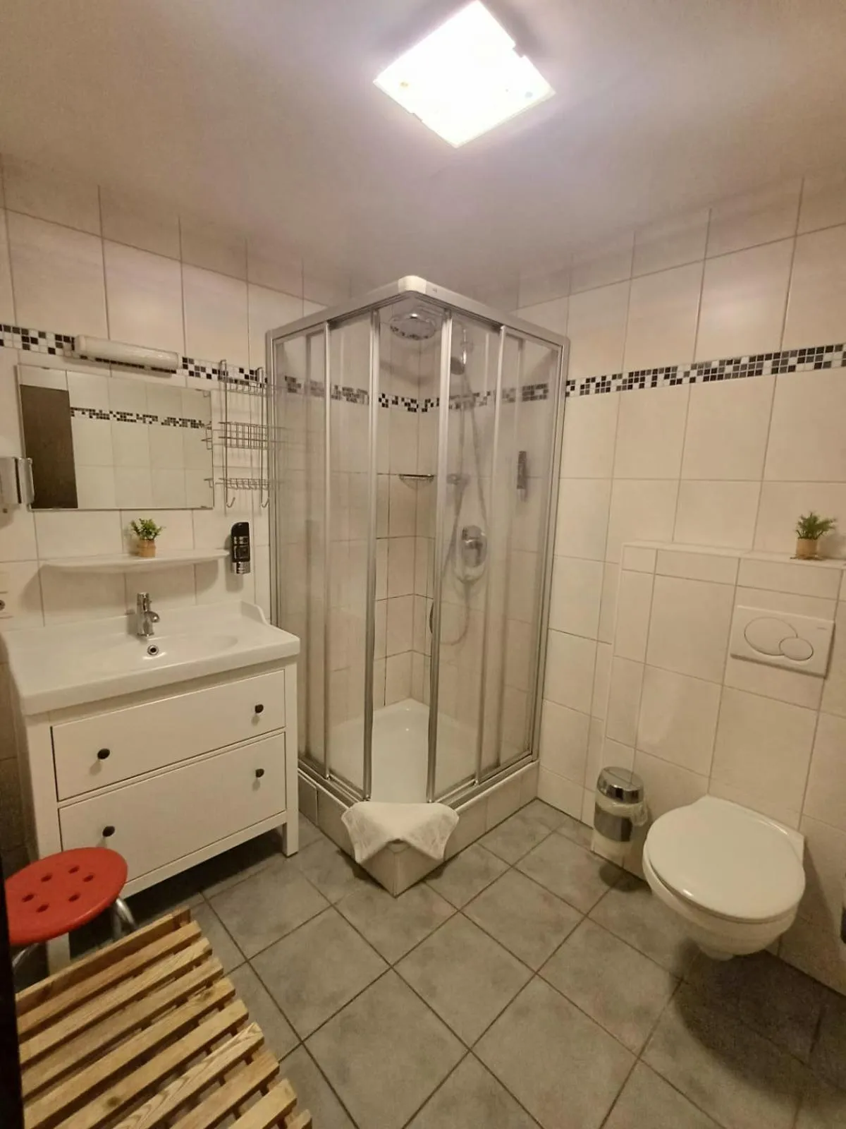 Bathroom in Günstige Zimmer im Spessart