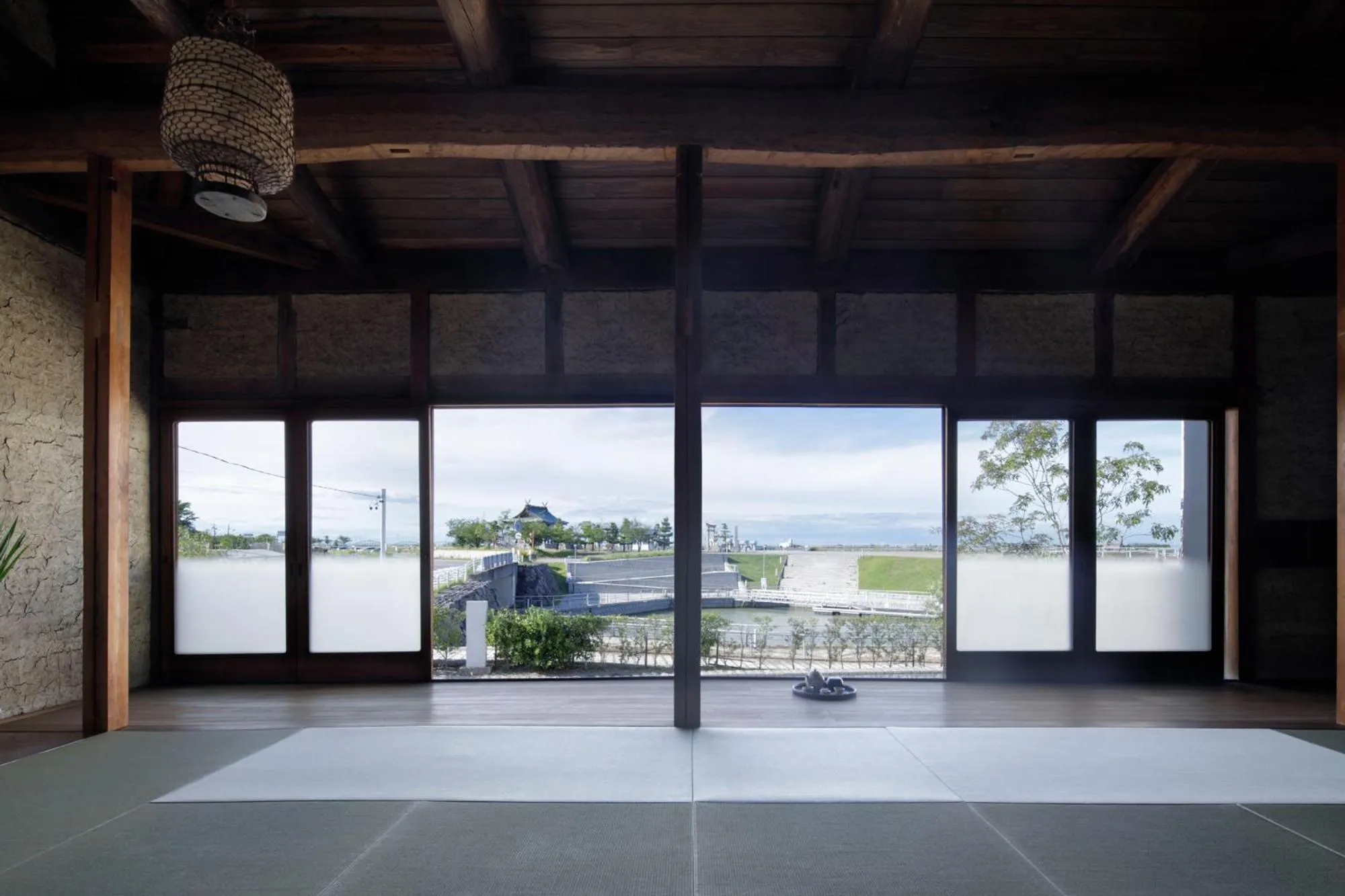 Living room in MARUYO HOTEL