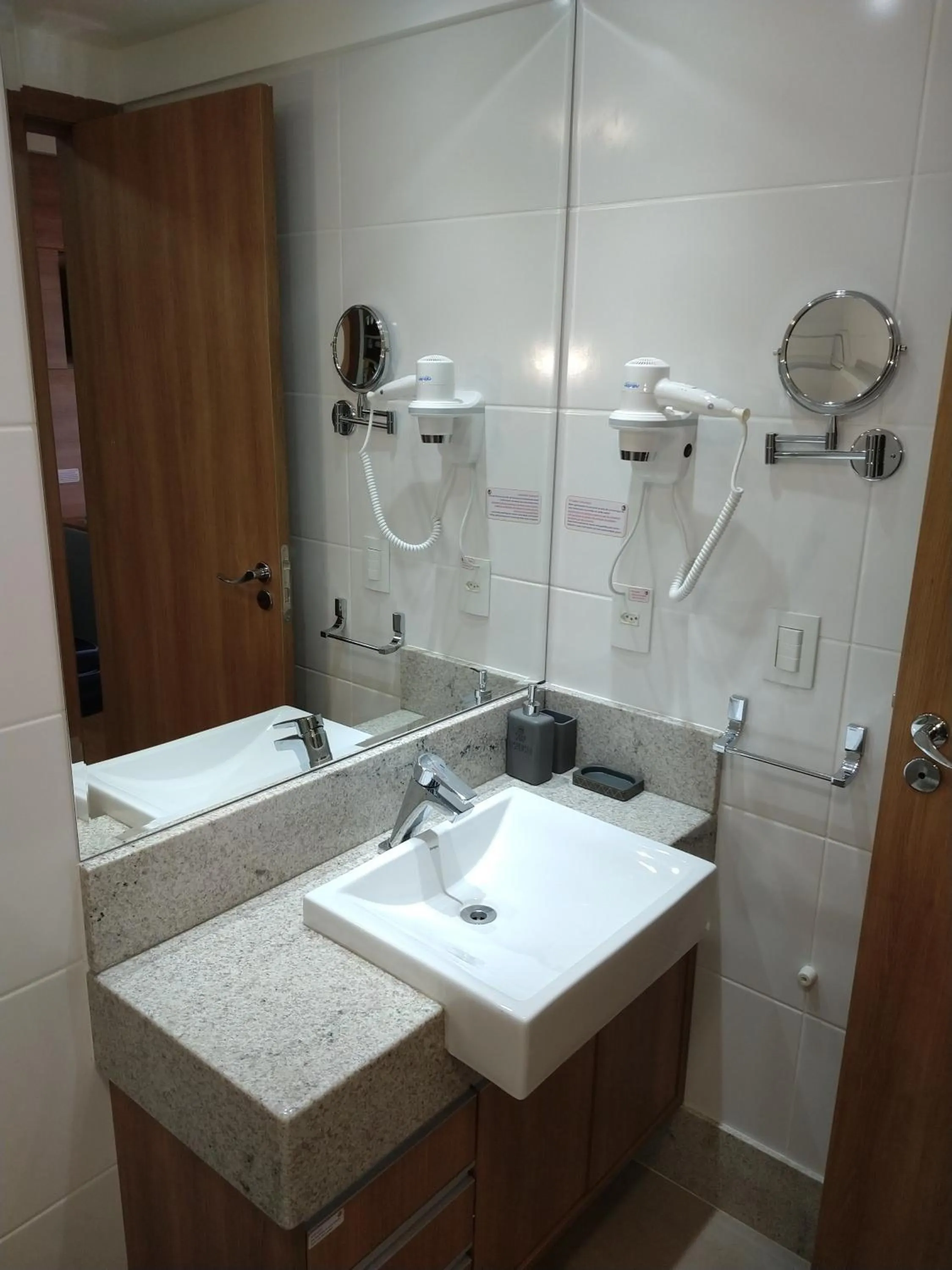 Bathroom in Suíte Charmosa em Pedra Azul