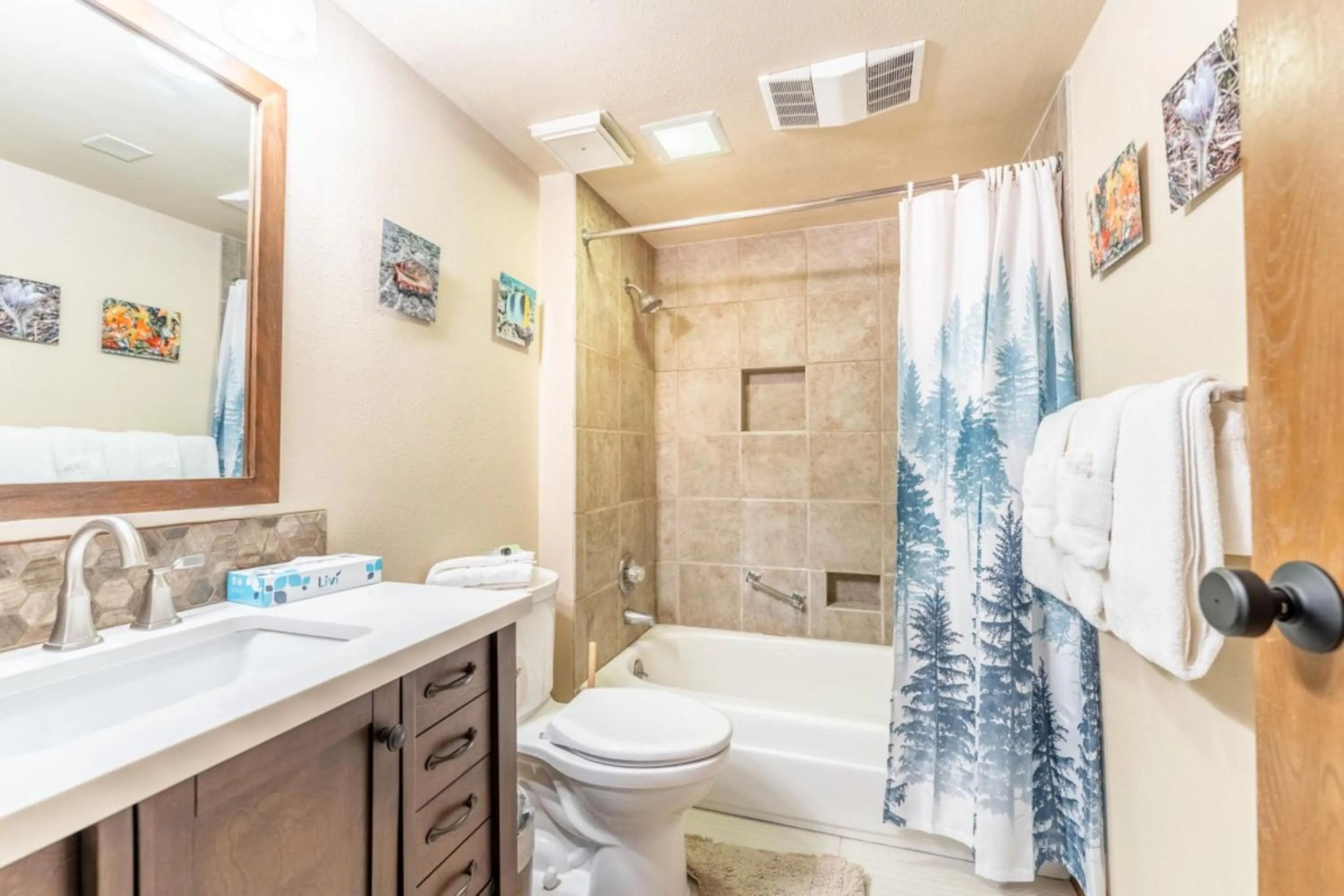Bathroom in Flying Dutchman by Summit County Mountain Retreats