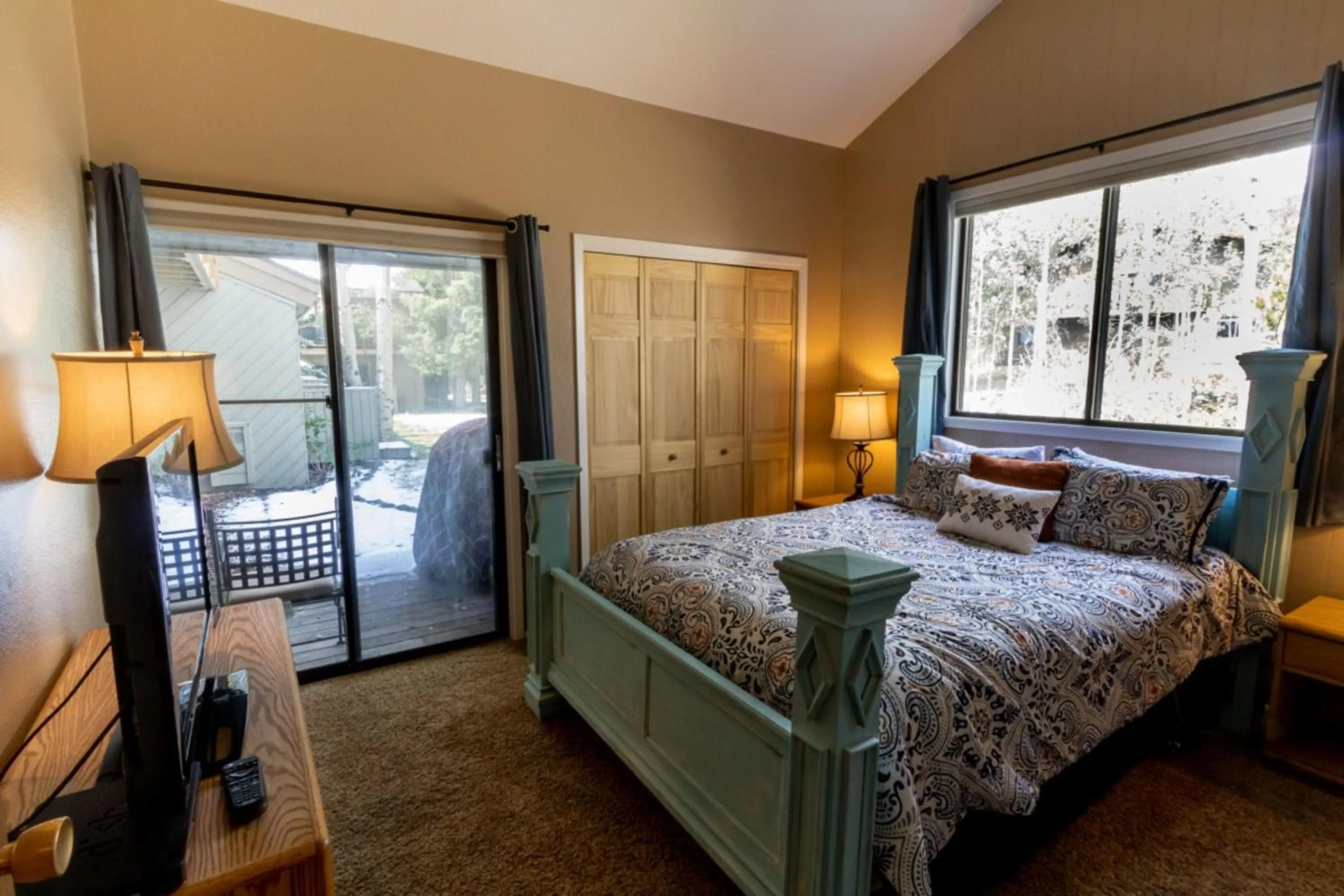 Bedroom, Bed in Flying Dutchman by Summit County Mountain Retreats