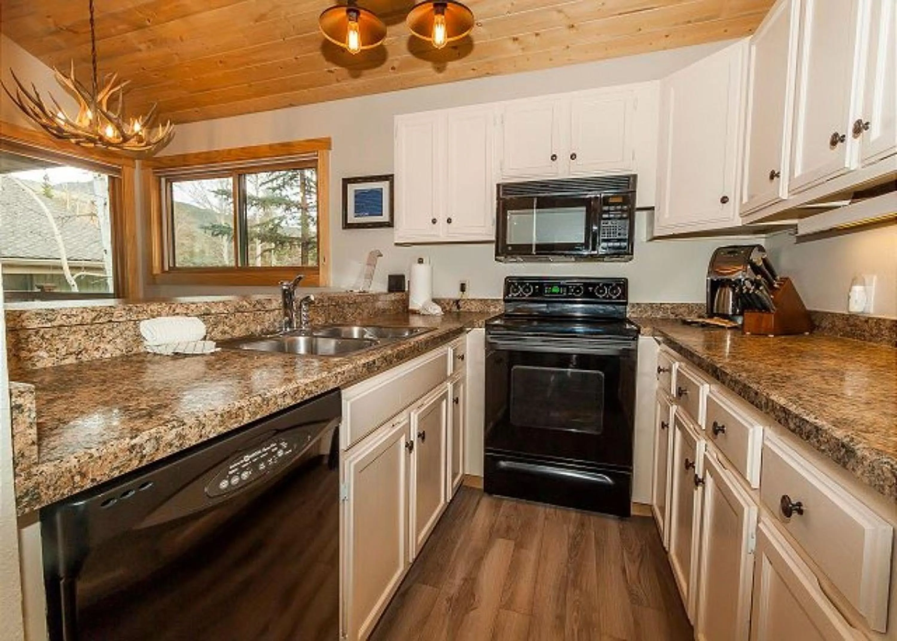 Kitchen or kitchenette in Flying Dutchman by Summit County Mountain Retreats