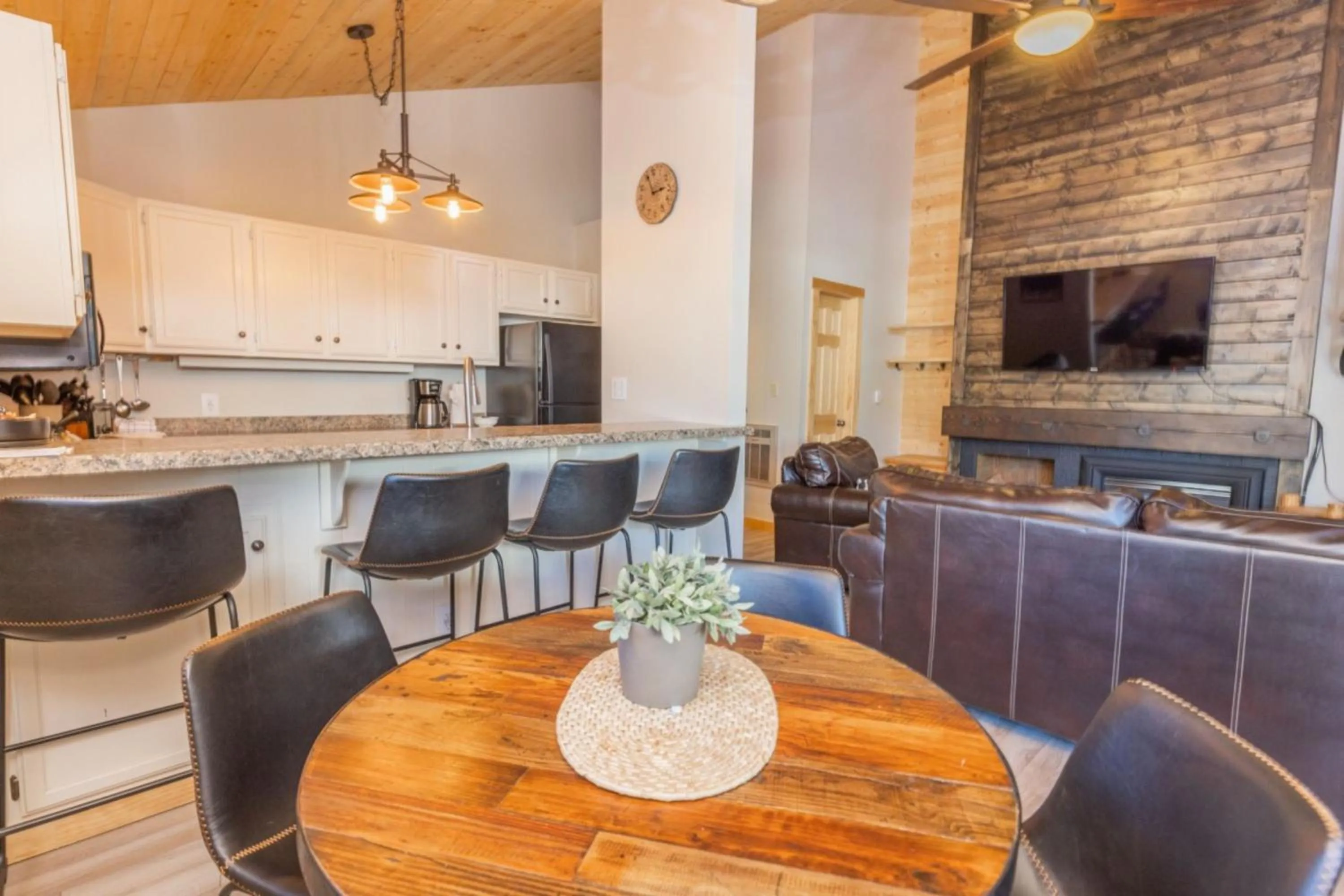 Dining area in Flying Dutchman by Summit County Mountain Retreats