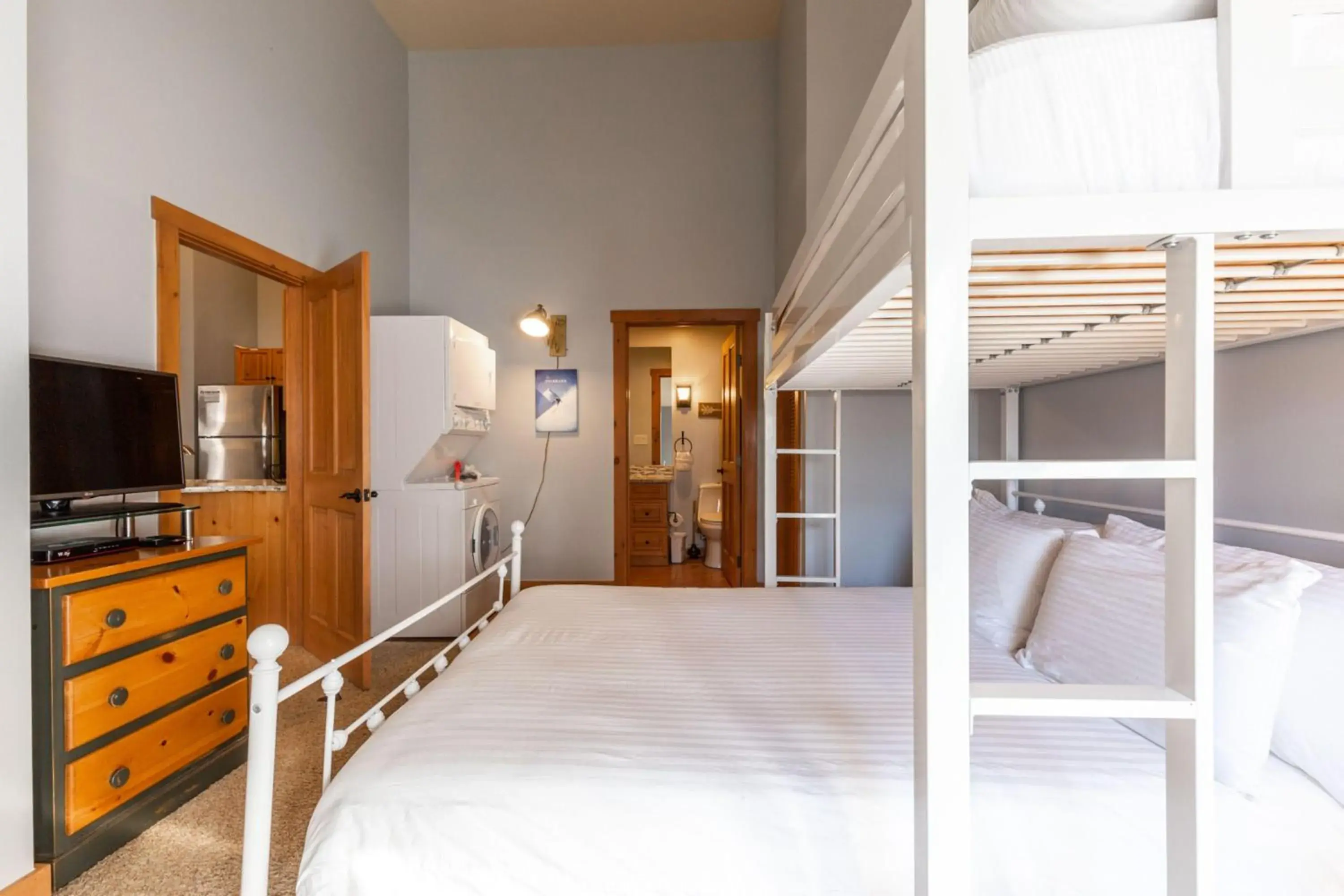 Bedroom in Expedition Station by Summit County Mountain Retreats Bedroom in Expedition Station by Summit County Mountain Retreats