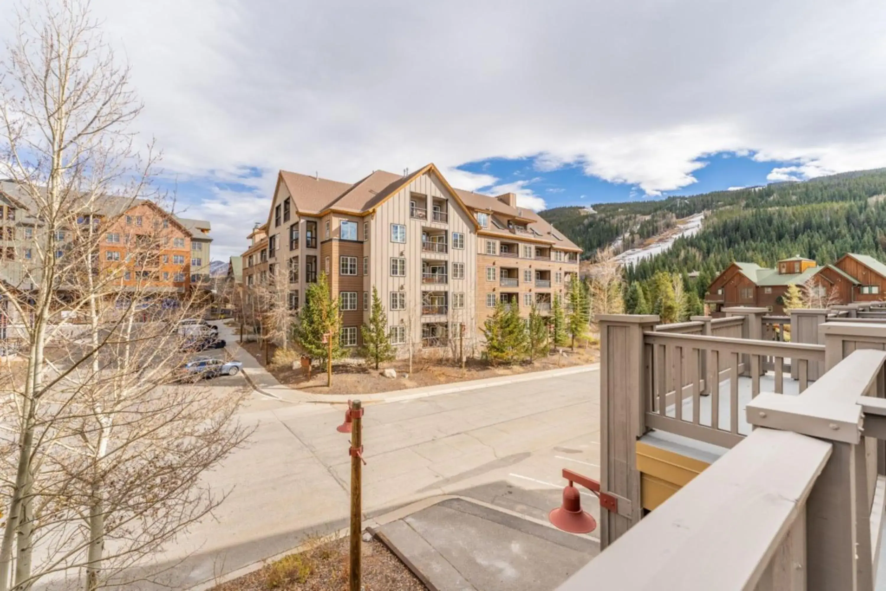 Property building in Expedition Station by Summit County Mountain Retreats Property building in Expedition Station by Summit County Mountain Retreats