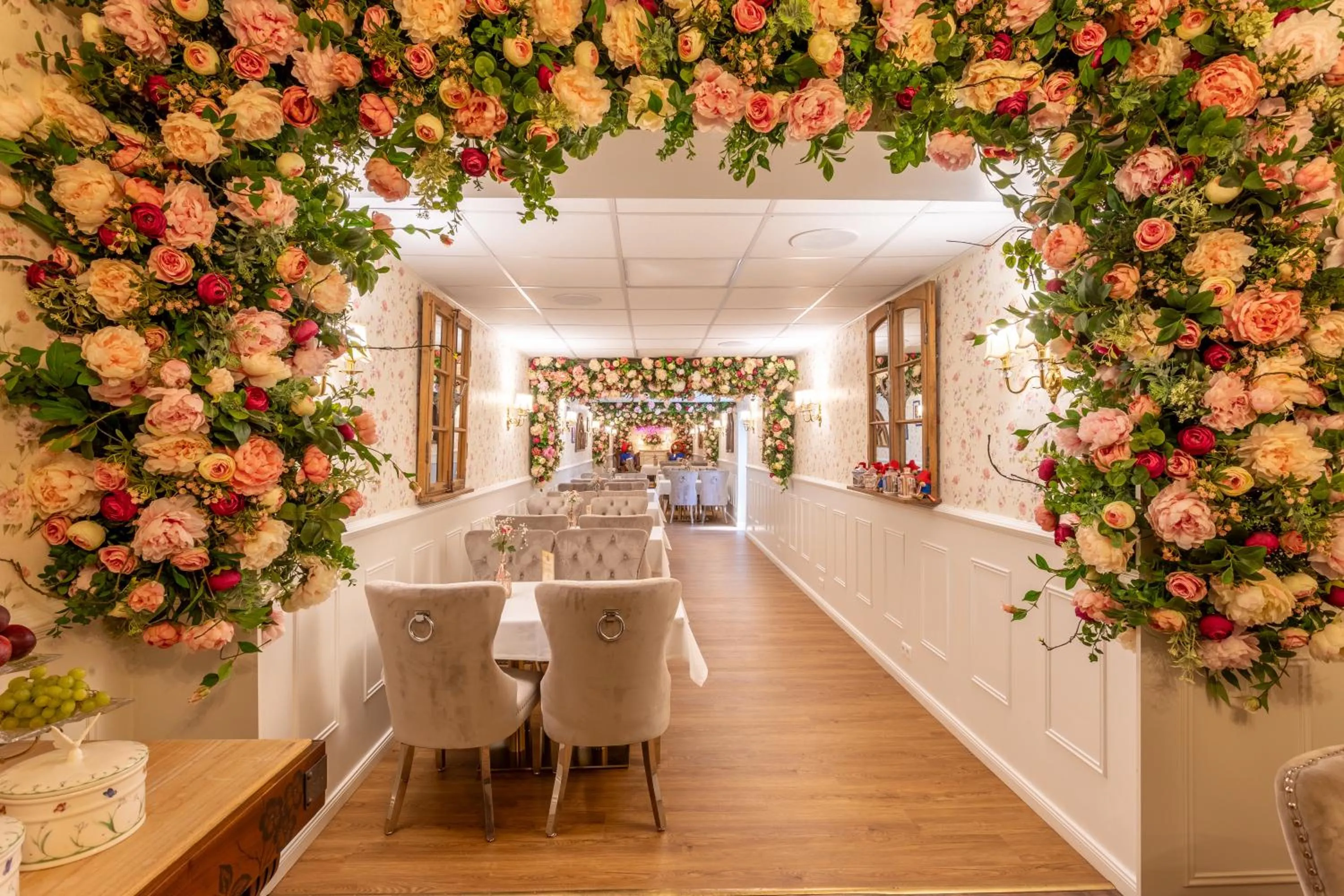 Restaurant/places to eat in The Little Britain Inn Themed Hotel One of a Kind In Europe