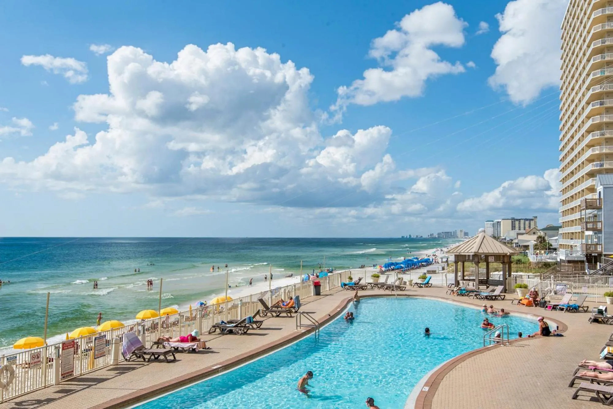 Swimming pool in Treasure Island 0207