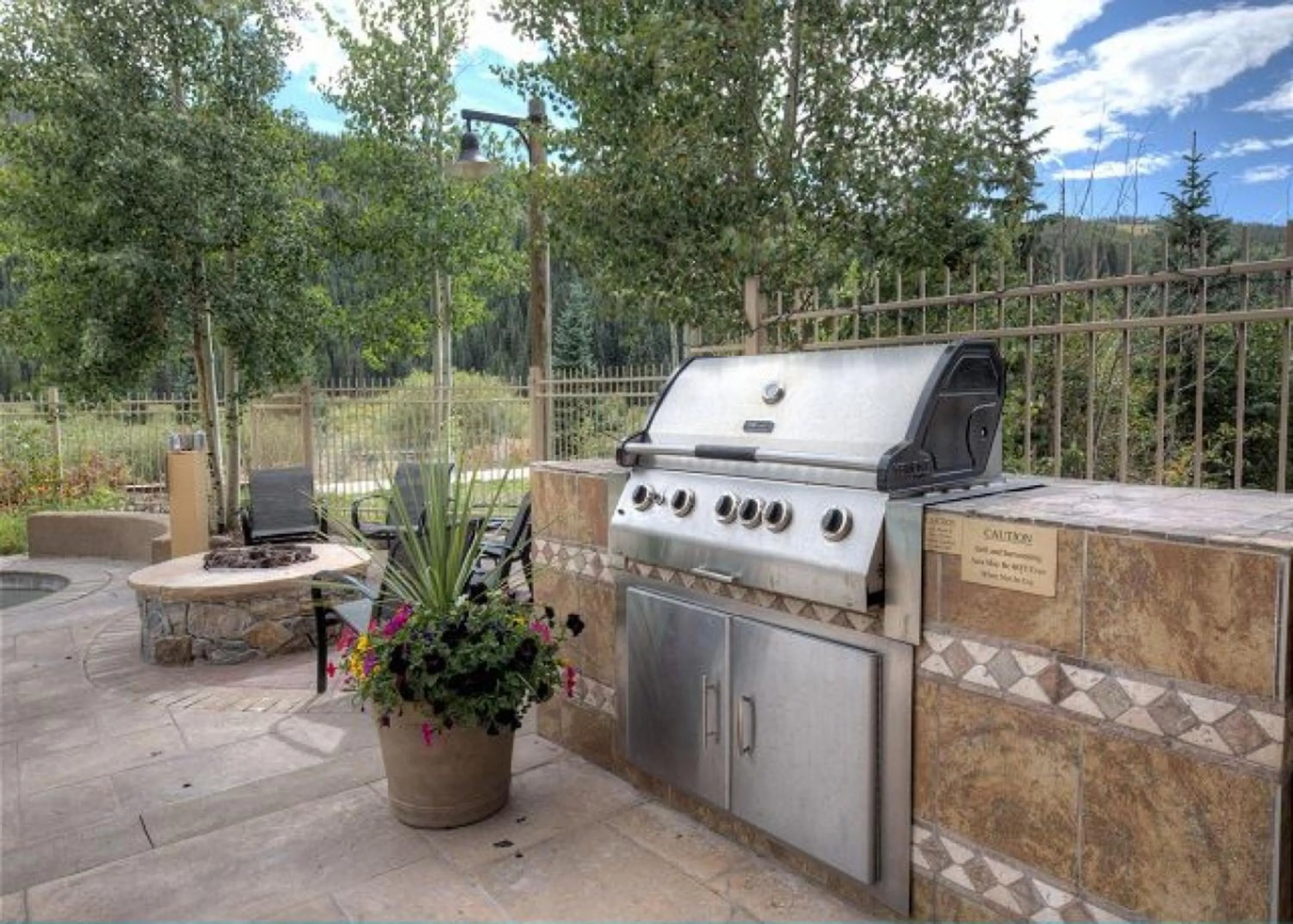 BBQ facilities in Red Hawk Townhomes by Summit County Mountain Retreats