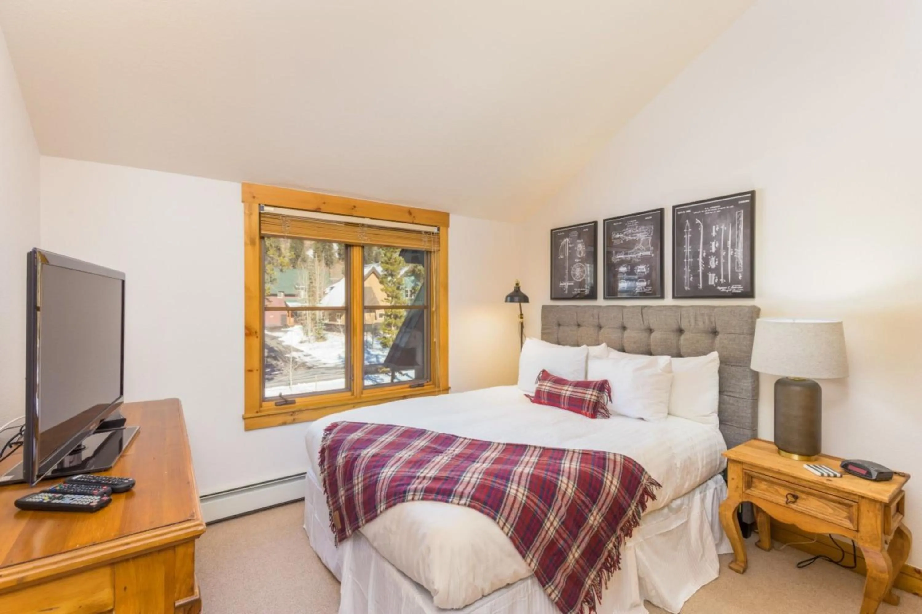 Bedroom, Bed in Ski Tip by Summit County Mountain Retreats