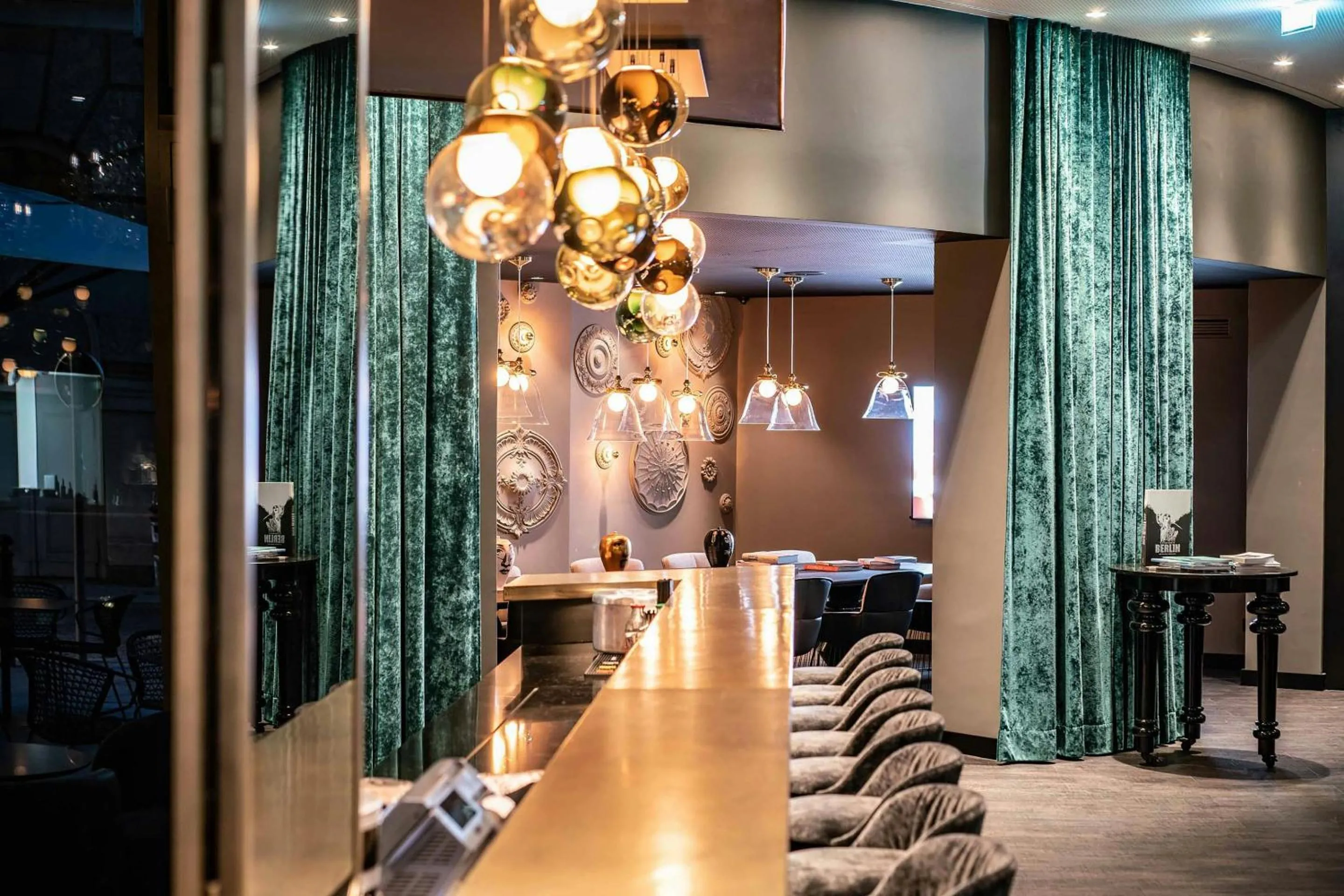 Lounge or bar in Motel One Berlin-Ku'Damm