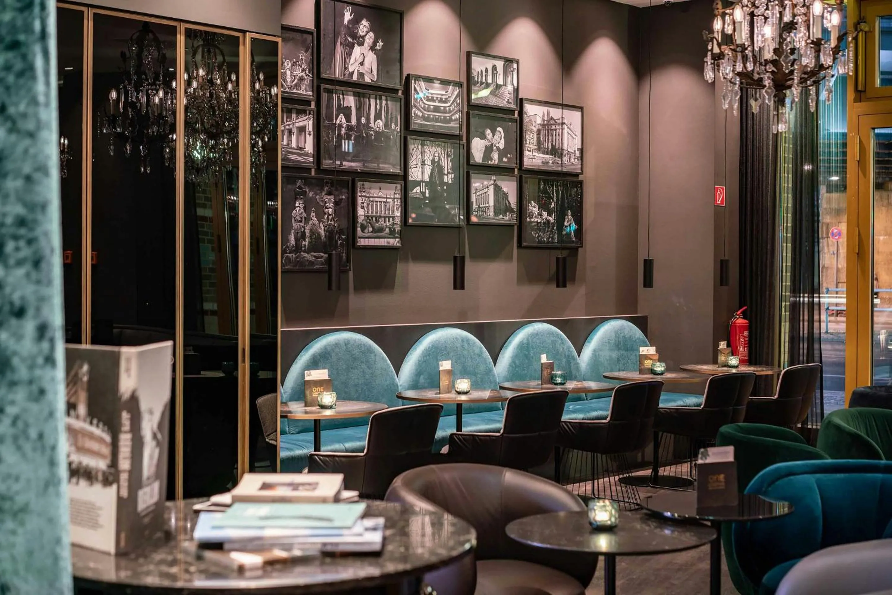 Lounge or bar in Motel One Berlin-Ku'Damm