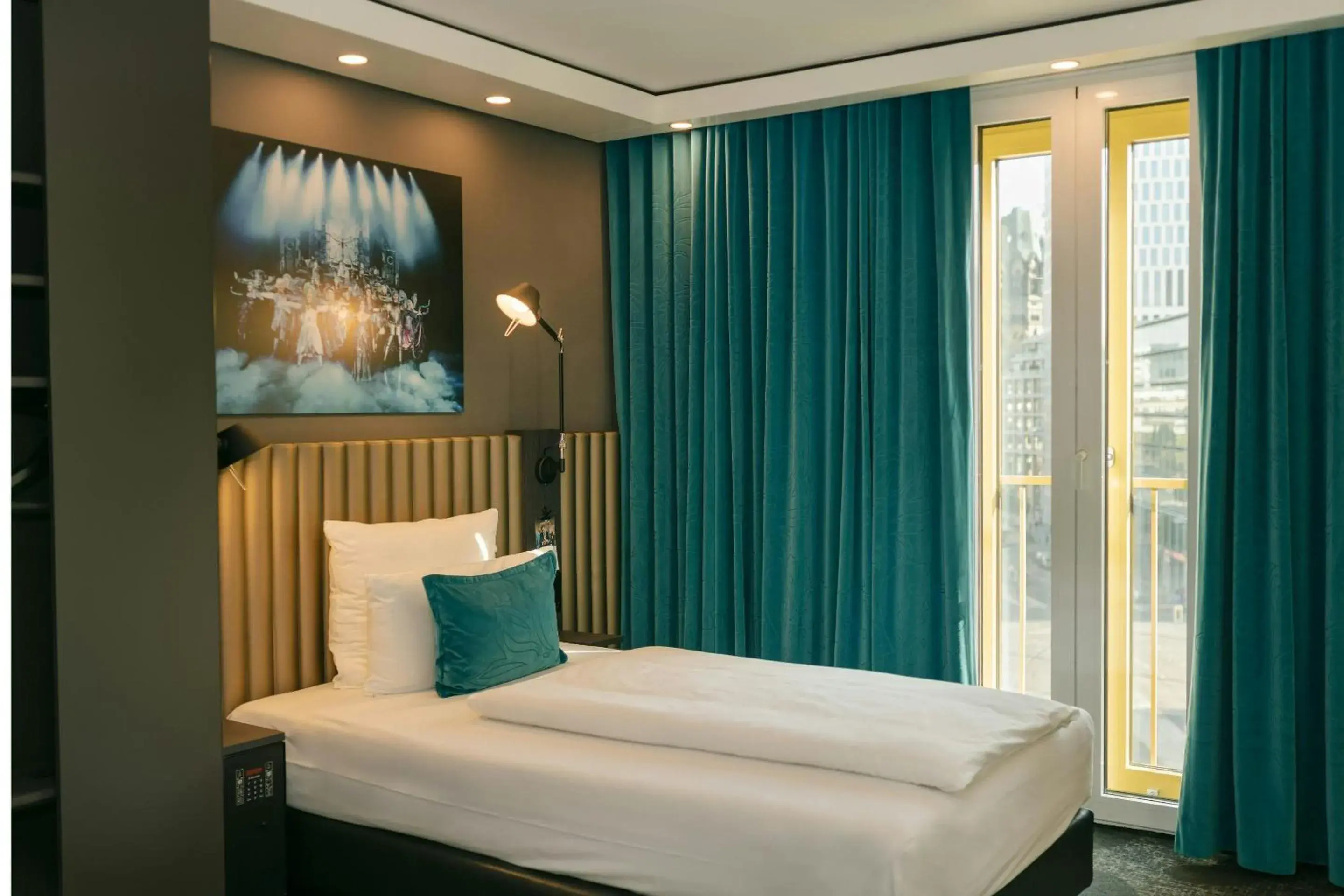 Single Room - single occupancy in Motel One Berlin-Ku'Damm Single Room - single occupancy in Motel One Berlin-Ku'Damm